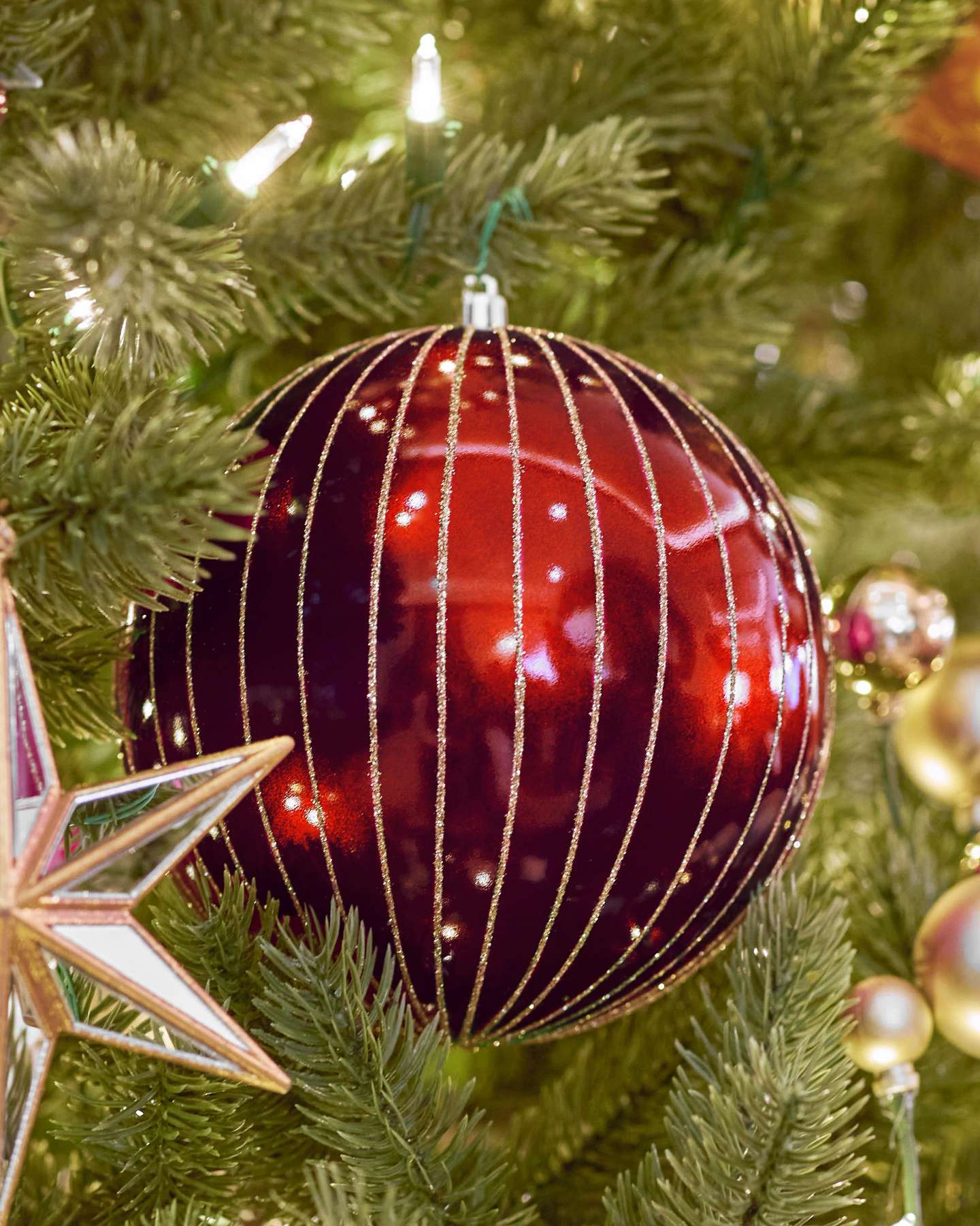 Balsam Hill Royal Burgundy Shatter Resistant Artificial Christmas Ornament Set with Elegant Decor