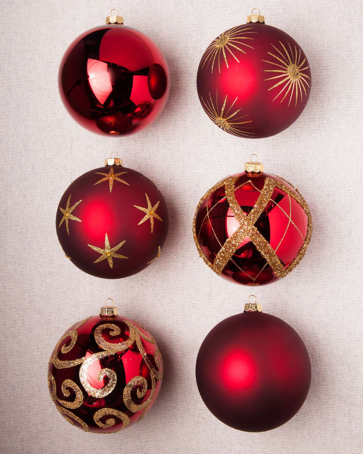 Balsam Hill Brilliant Bordeaux Jumbo Christmas Ornament Set of 6 Full Display