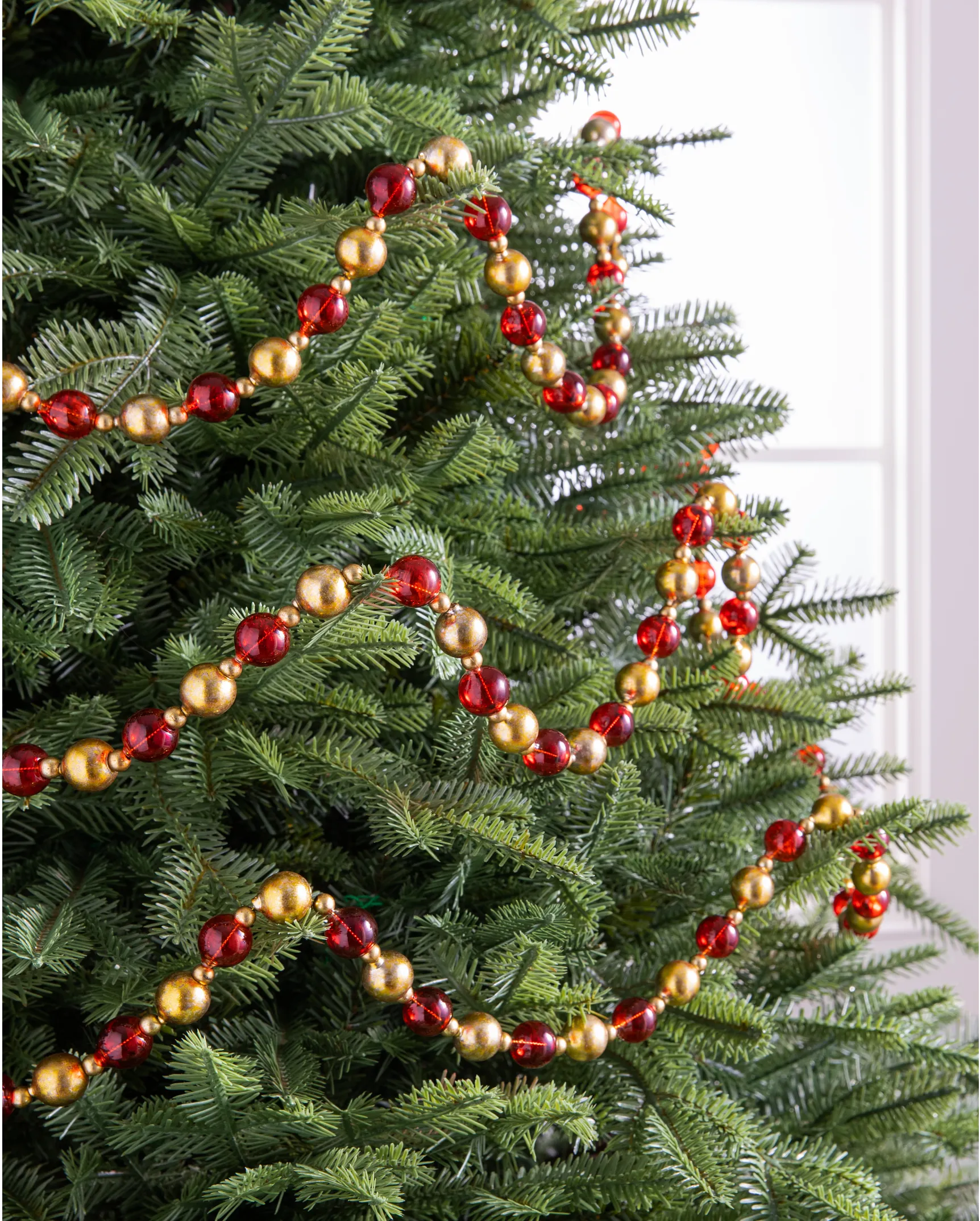Wood Beaded Christmas tree garland  Bead garland christmas tree, Christmas  tree garland, Wood christmas tree