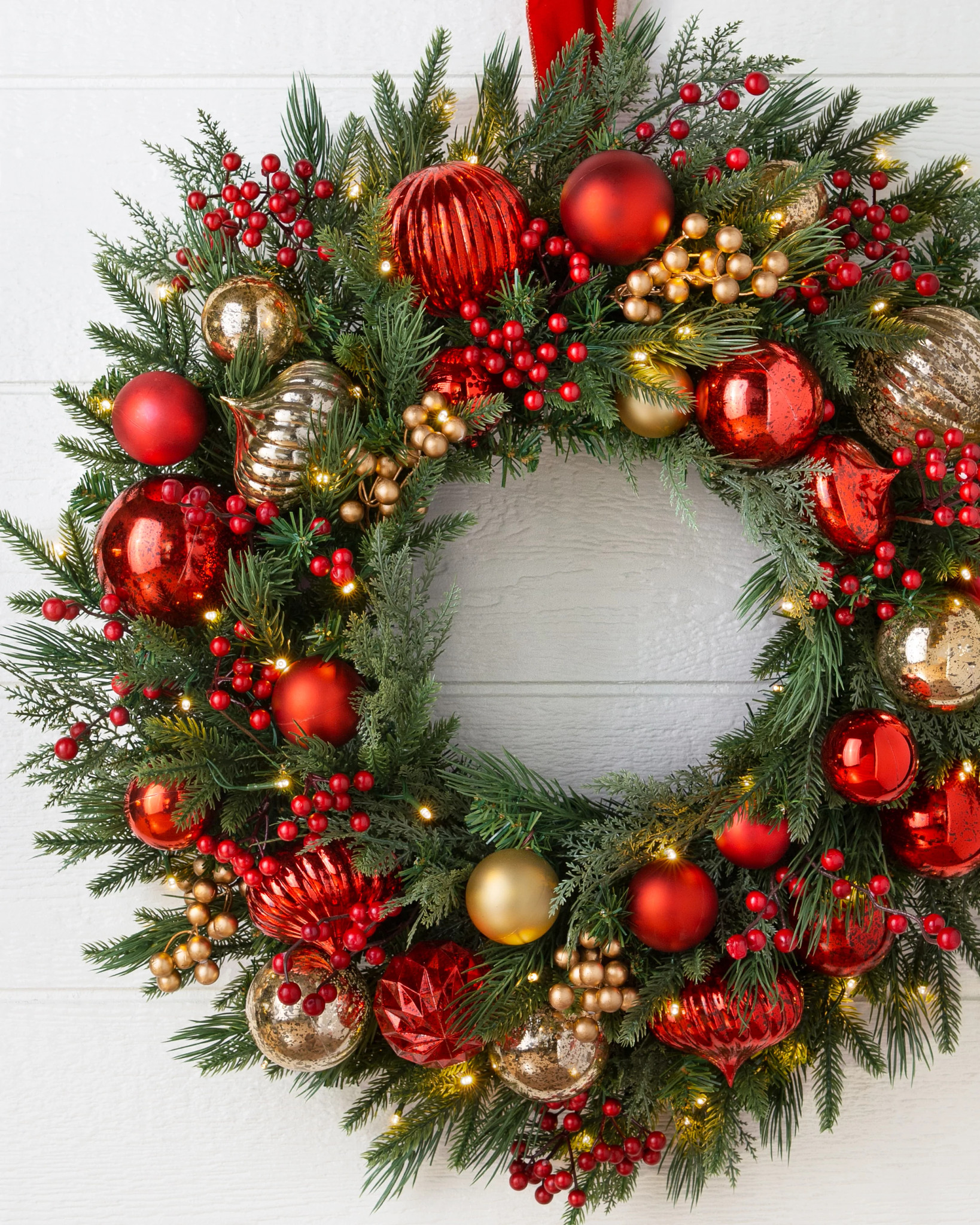 Outdoor Christmas Charm Wreath