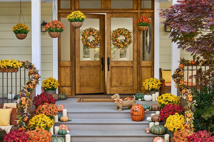 When to Take down Fall Decorations 