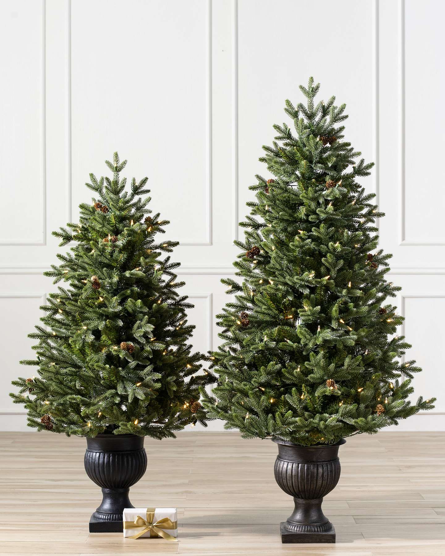 Balsam Hill Wimbledon Park Pine Christmas Tree Cosy Living Room Setup