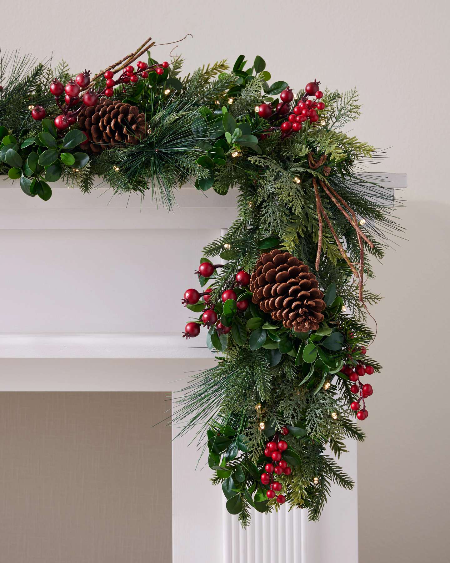 6' Boxwood & Berries Garland