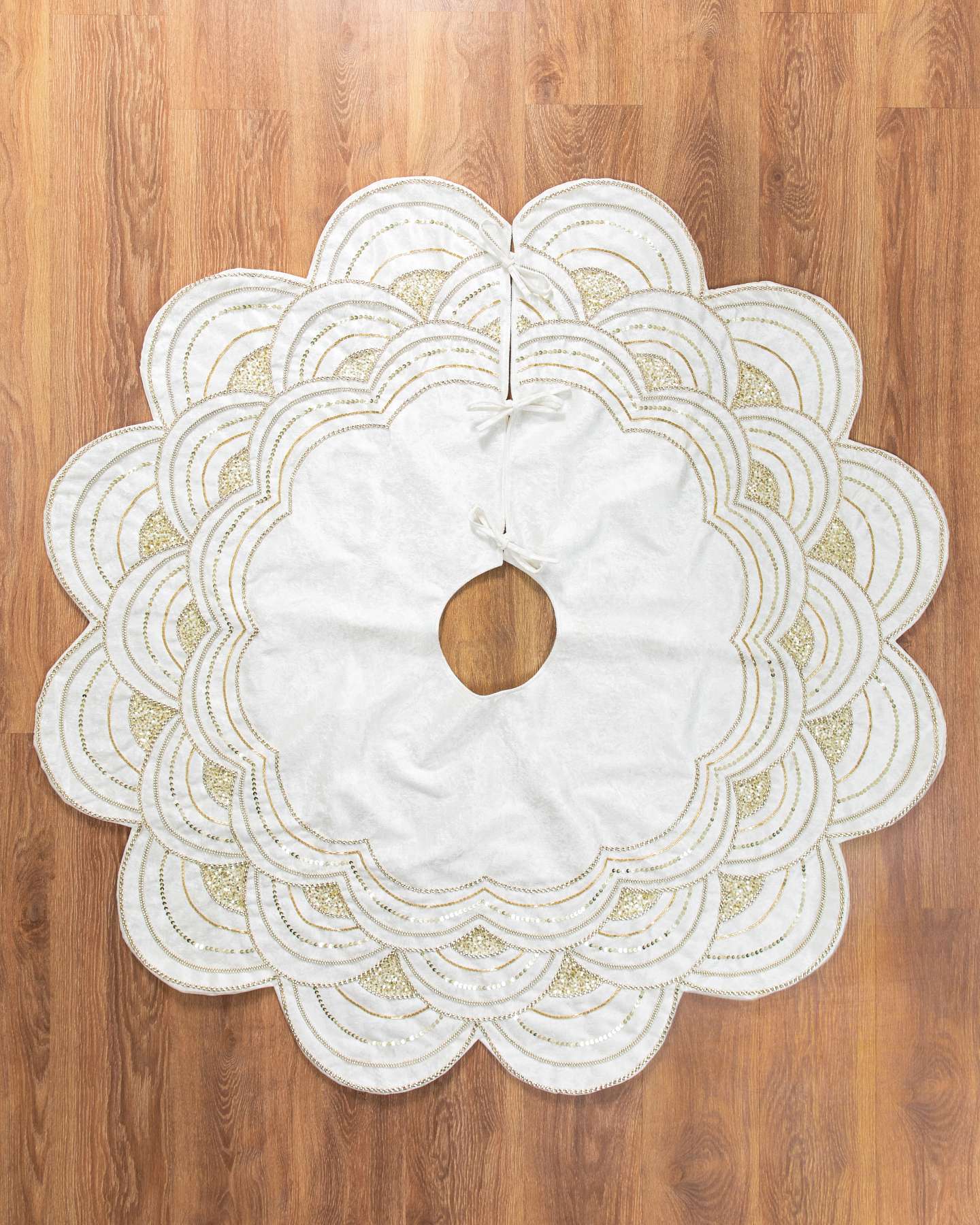 Balsam Hill 152cm Ivory Antoinette Beaded Christmas Tree Skirt with Exquisite Details