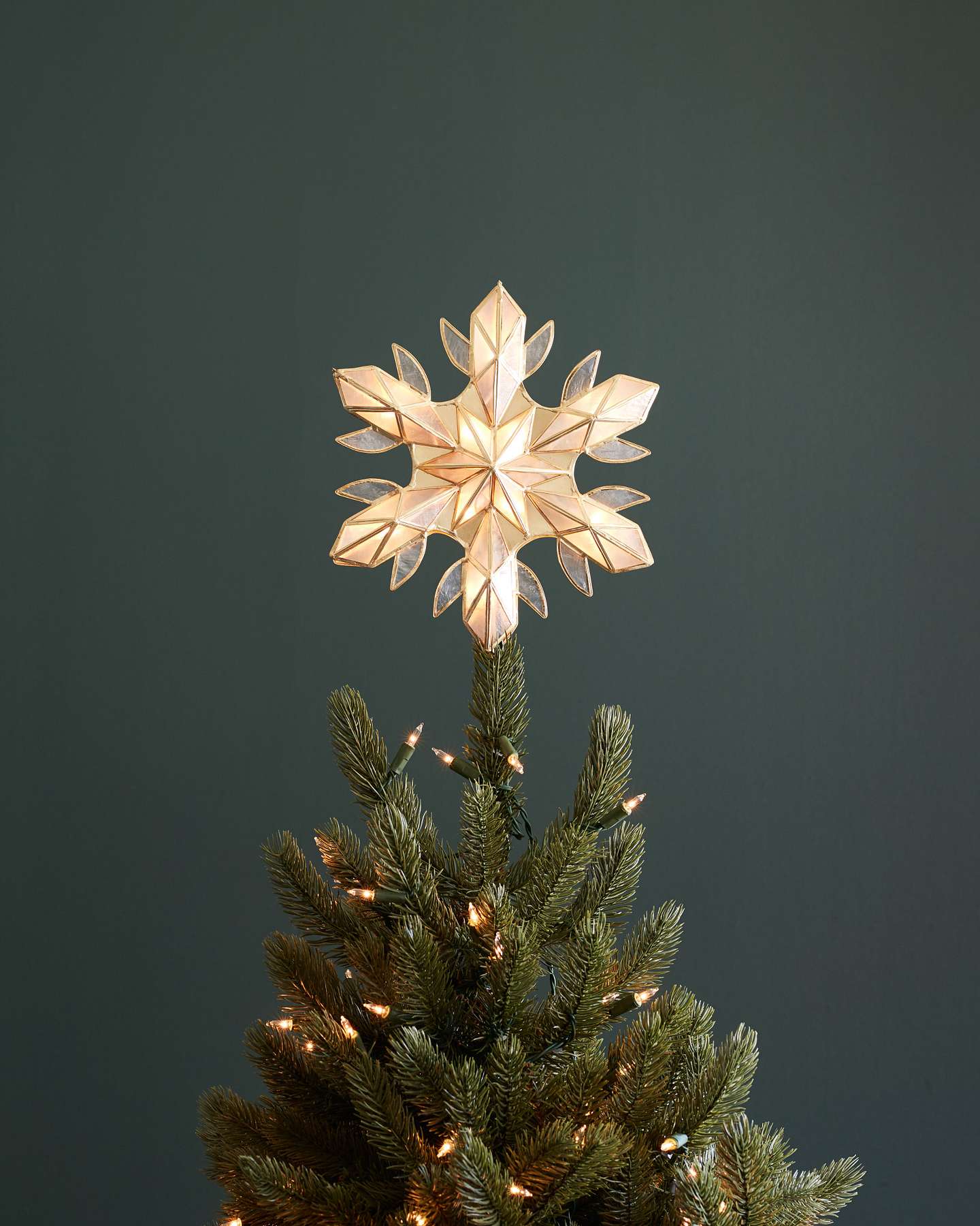 Balsam Hill Capiz Snowflake Lighted Christmas Tree Topper Lifestyle Tree Display