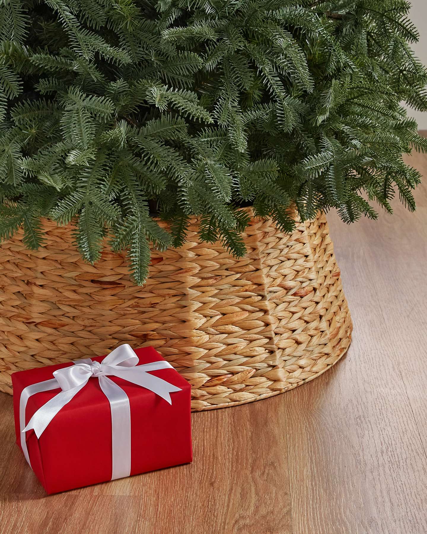 Balsam Hill Small Light Brown Woven Artificial Christmas Tree Collar Close-Up
