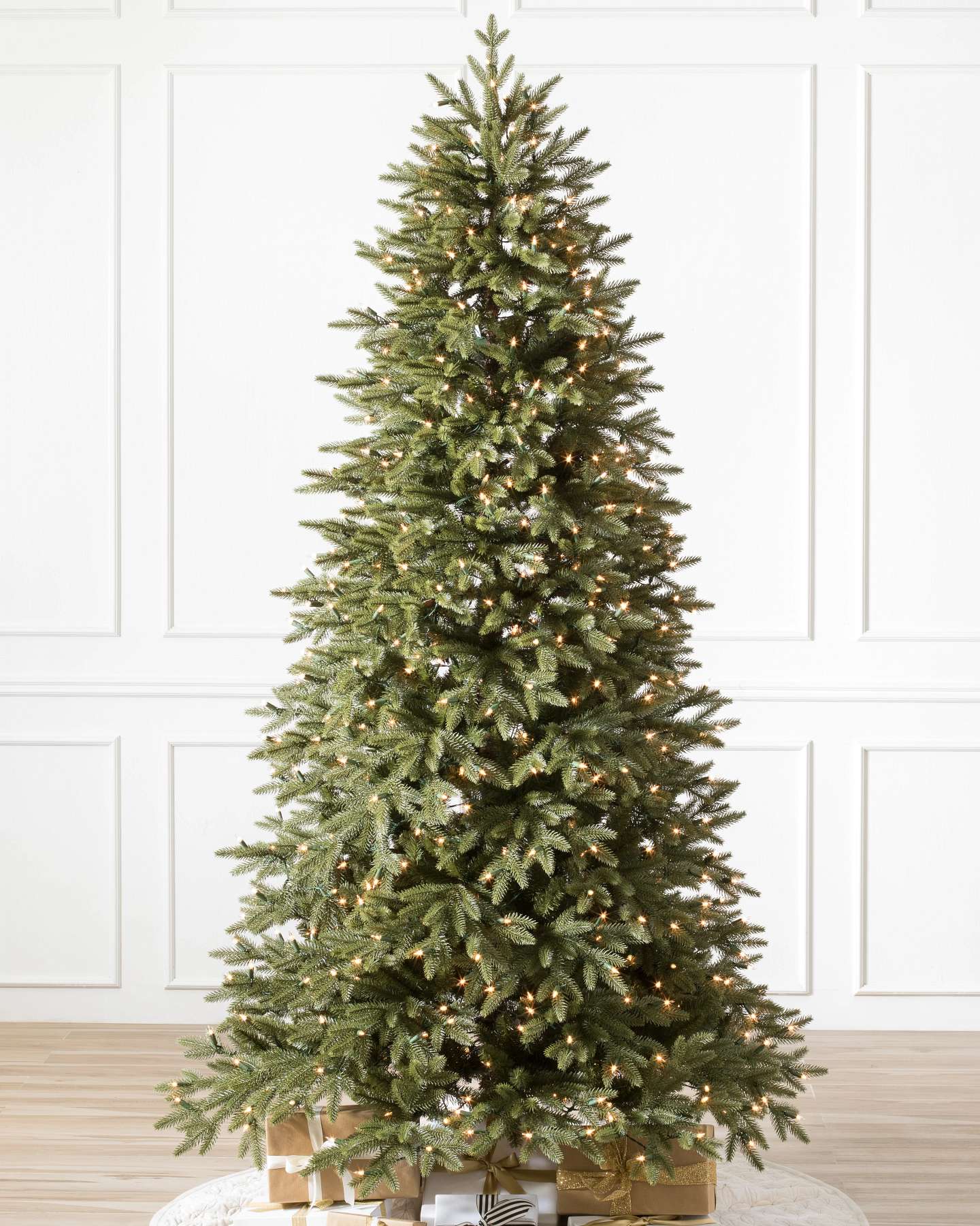 Sapin de Noël artificiel épinette de Stratford de Balsam Hill avec lumières DEL