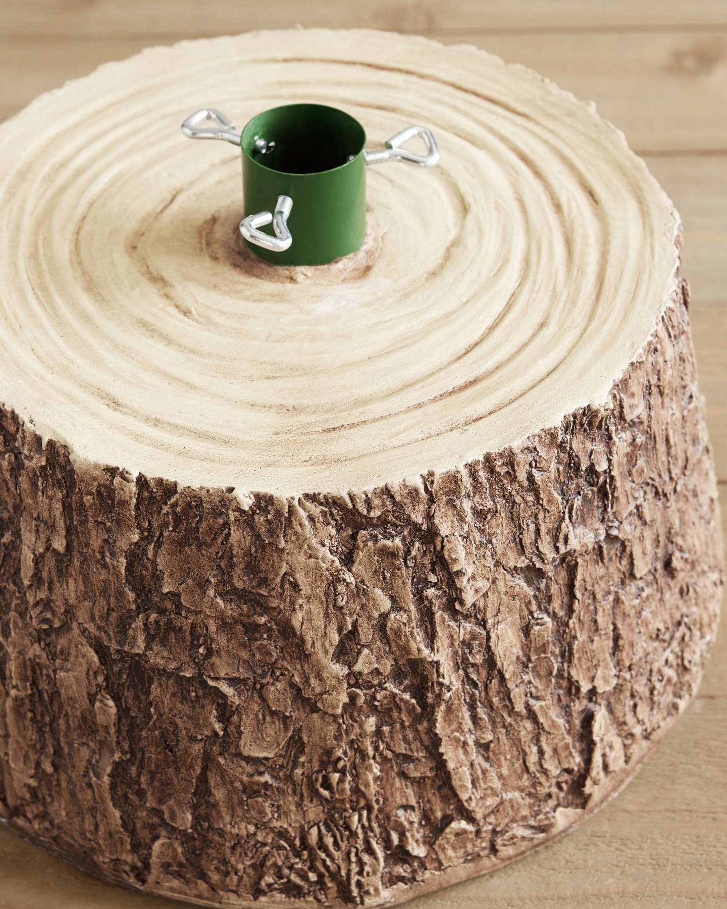 Tree Bark Stand