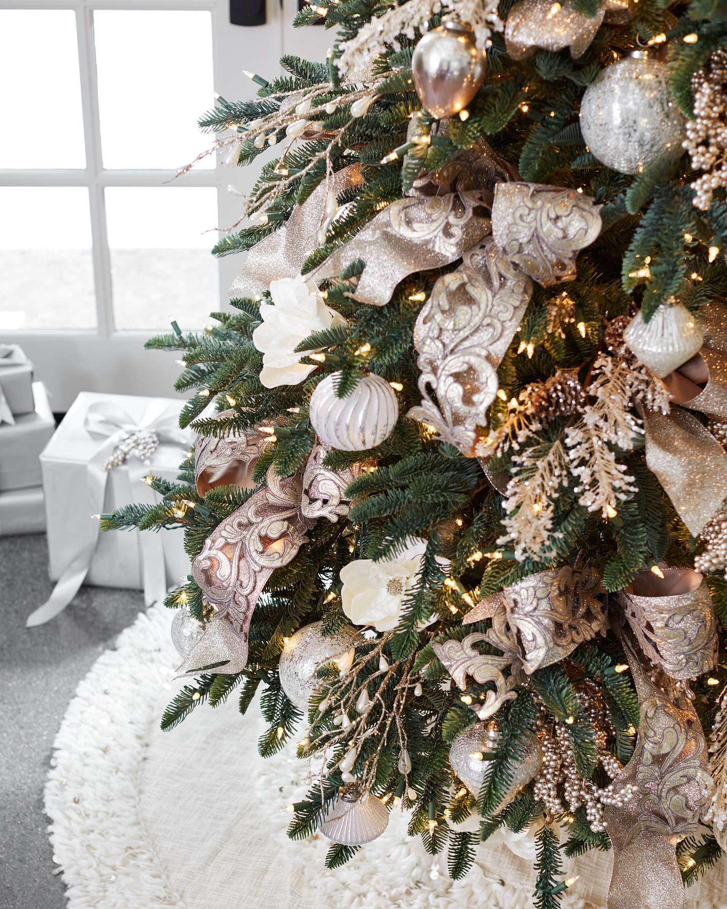 Balsam Hill Champagnerfarbenes Weihnachtsband mit Glitter