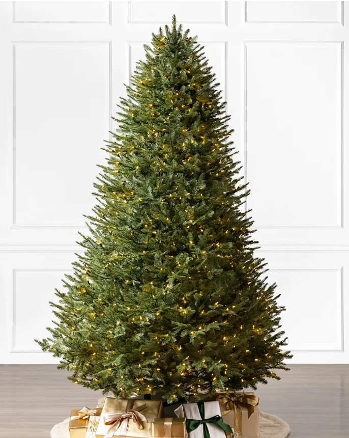 File:Balsam-Hill-artificial-Christmas-tree.jpg - Wikipedia