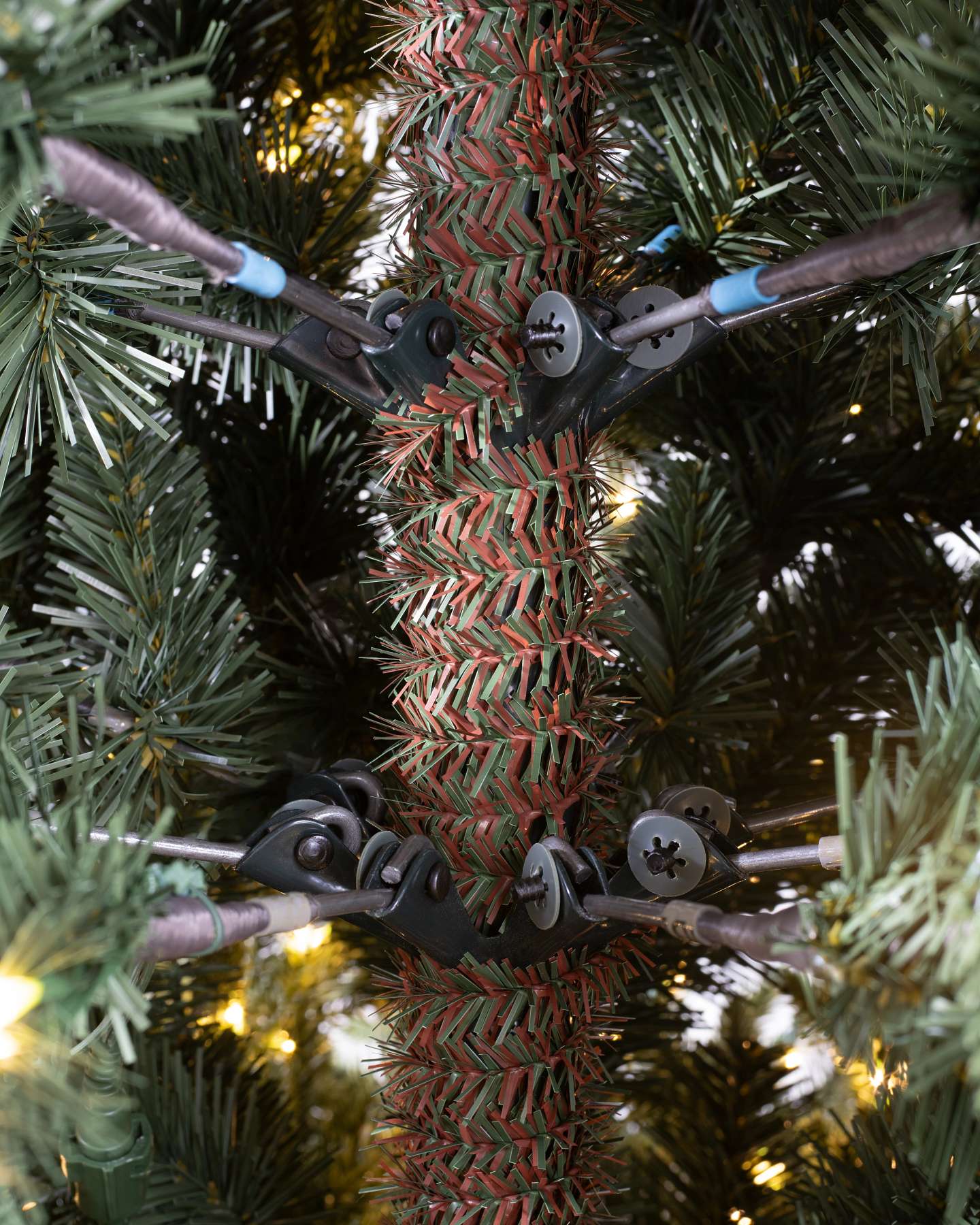 Stratton Valley Spruce by Balsam Hill Stand Special Feature