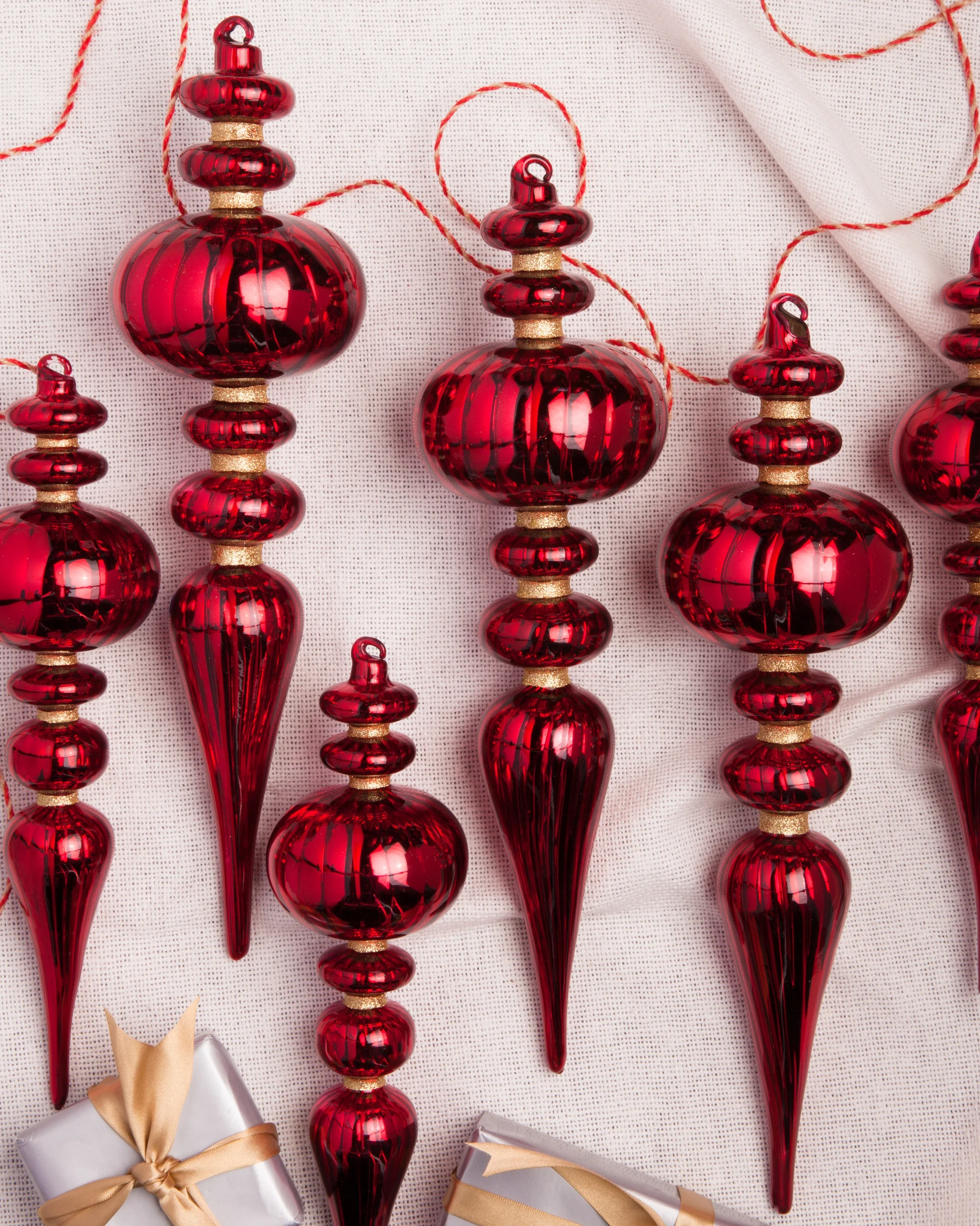 Weihnachtskugel-Kollektion Brilliant Bordeaux | Balsam Hill