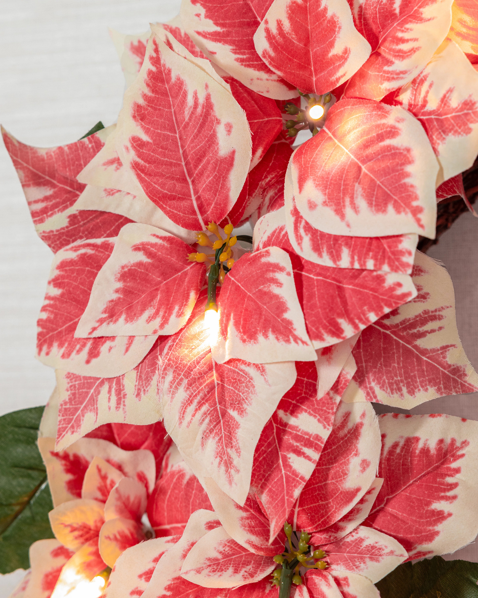 BRIESTA ブリエスタ marble red NUTS OUTDOOR Marbled Outdoor Lit Poinsettia Celebration Artificial Christmas