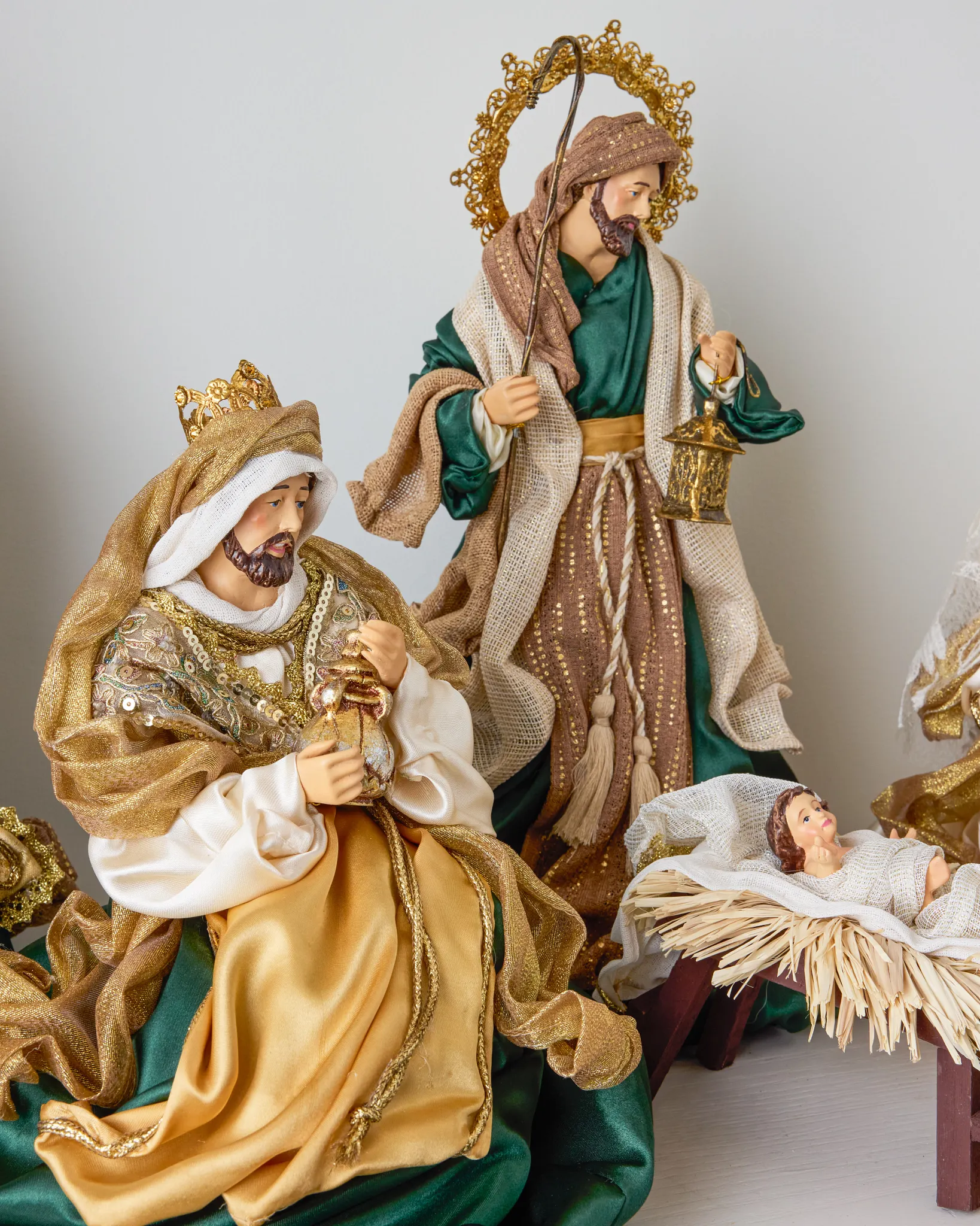 Emerald Classic Nativity Set