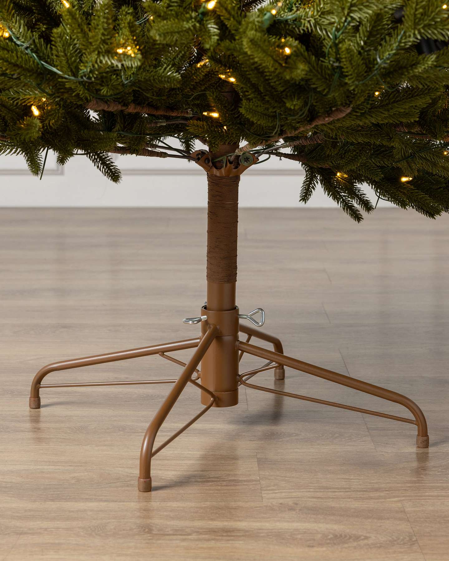 Balsam Hill Stratford Recycled Spruce Artificial Christmas Tree Sturdy Metal Stand