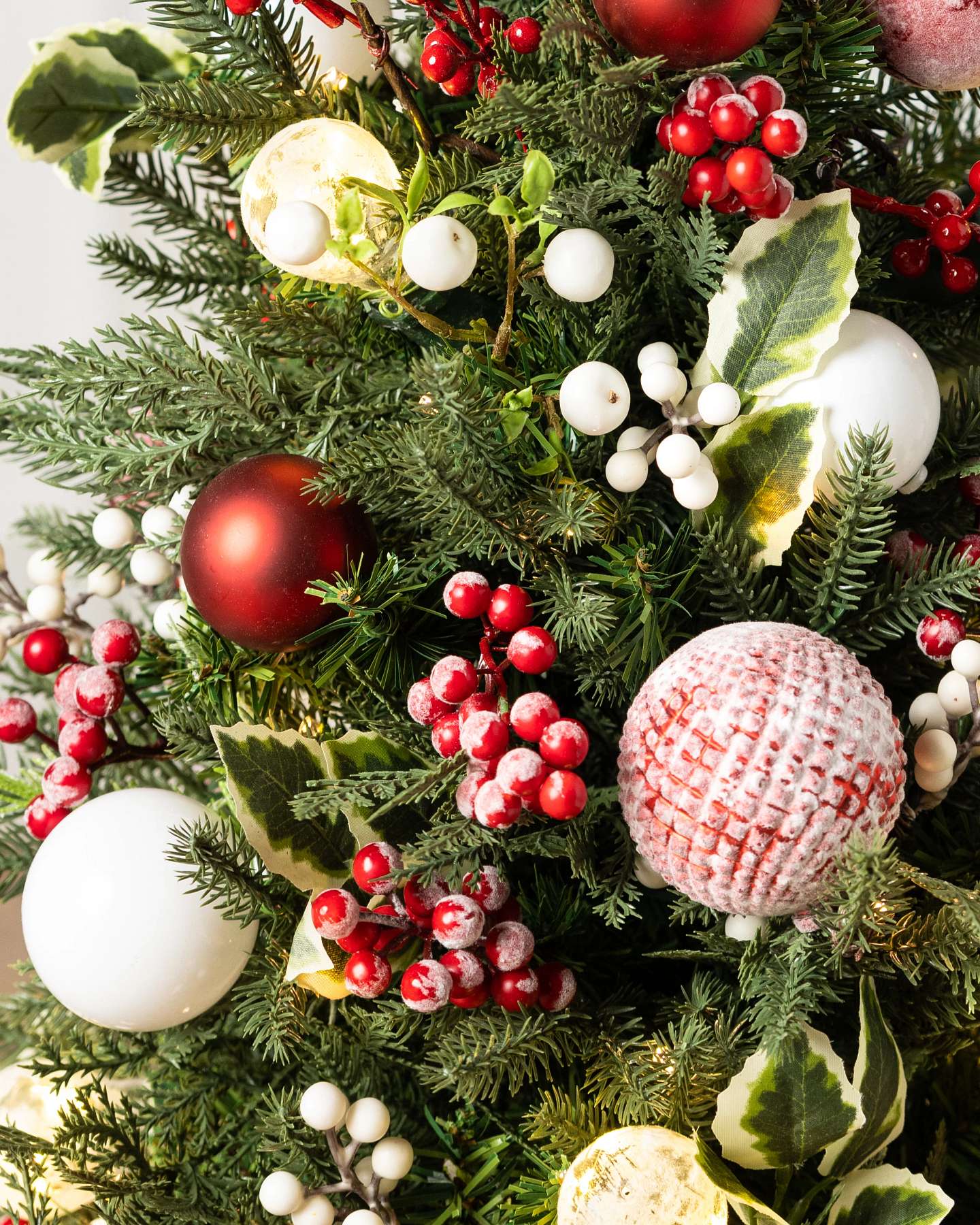 Balsam Hill 3.5-Foot Outdoor Lit Nordic Splendor Potted Tree Closeup