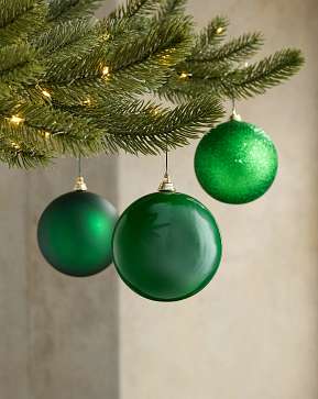 Green BH Signature Shatter-Resistant Ornament Set Green BH Signature Shatter-Resistant Ornament Set