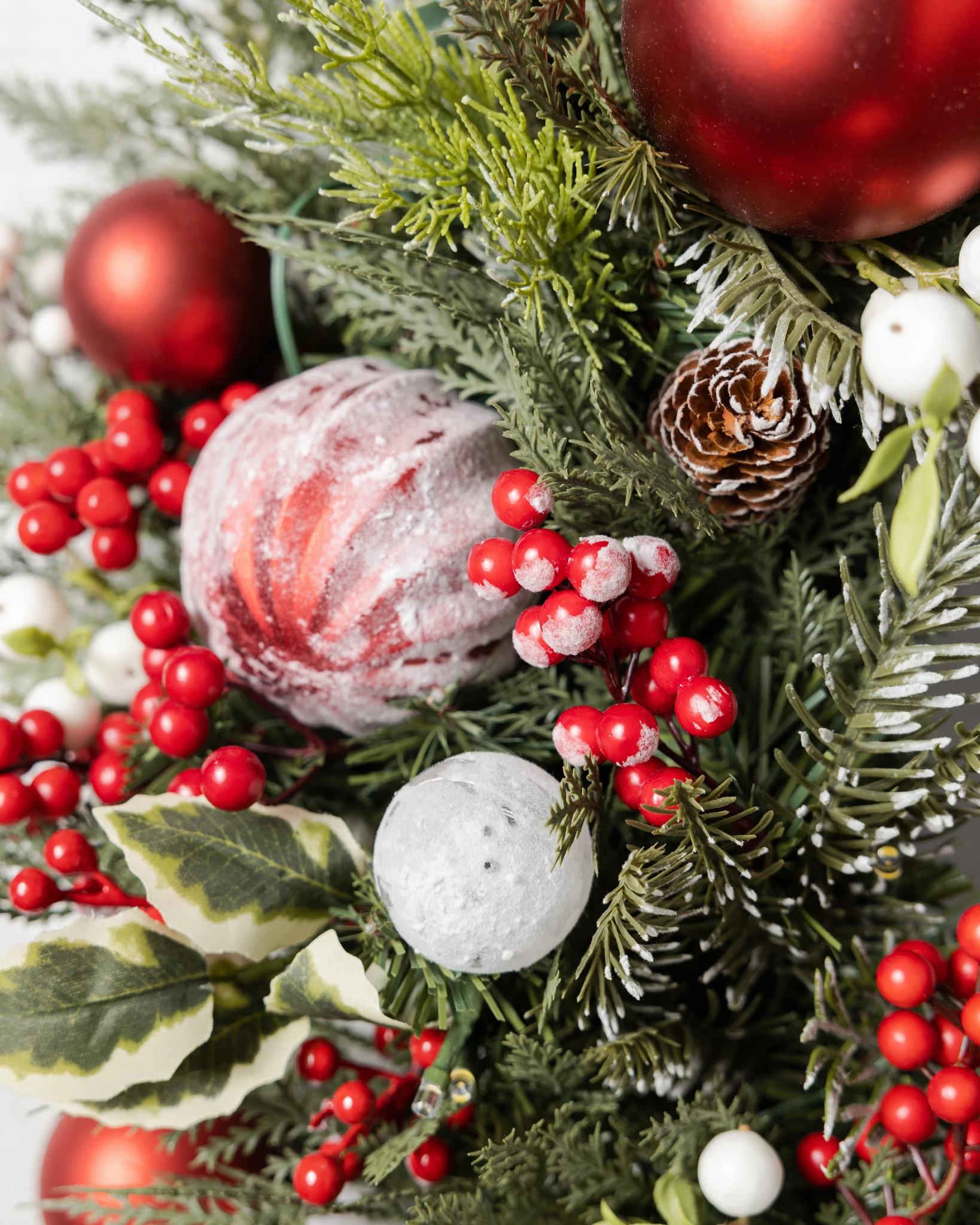 Outdoor Lit Nordic Splendor Artificial Christmas Foliage | Balsam Hill