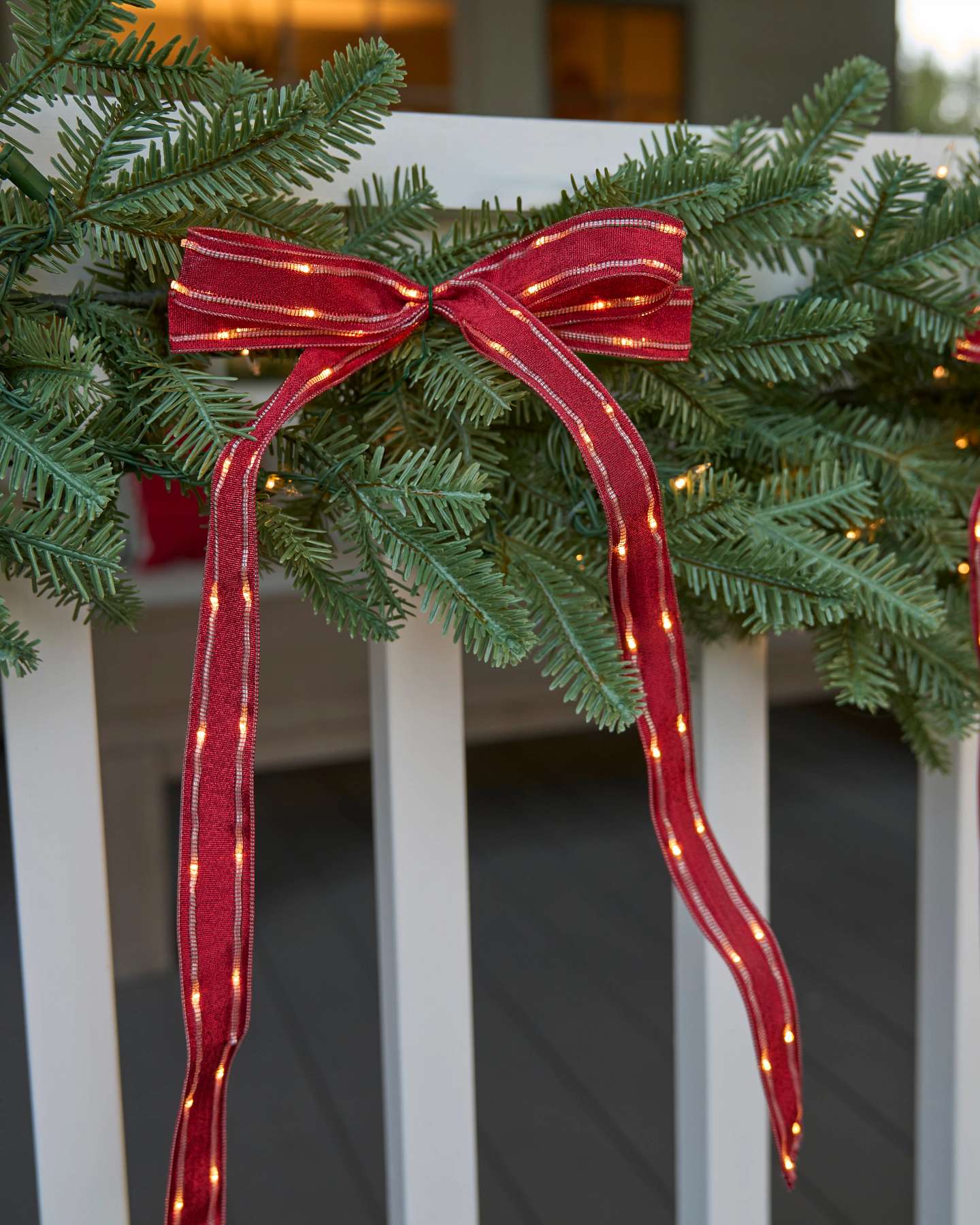 Lit Bows Christmas Garland