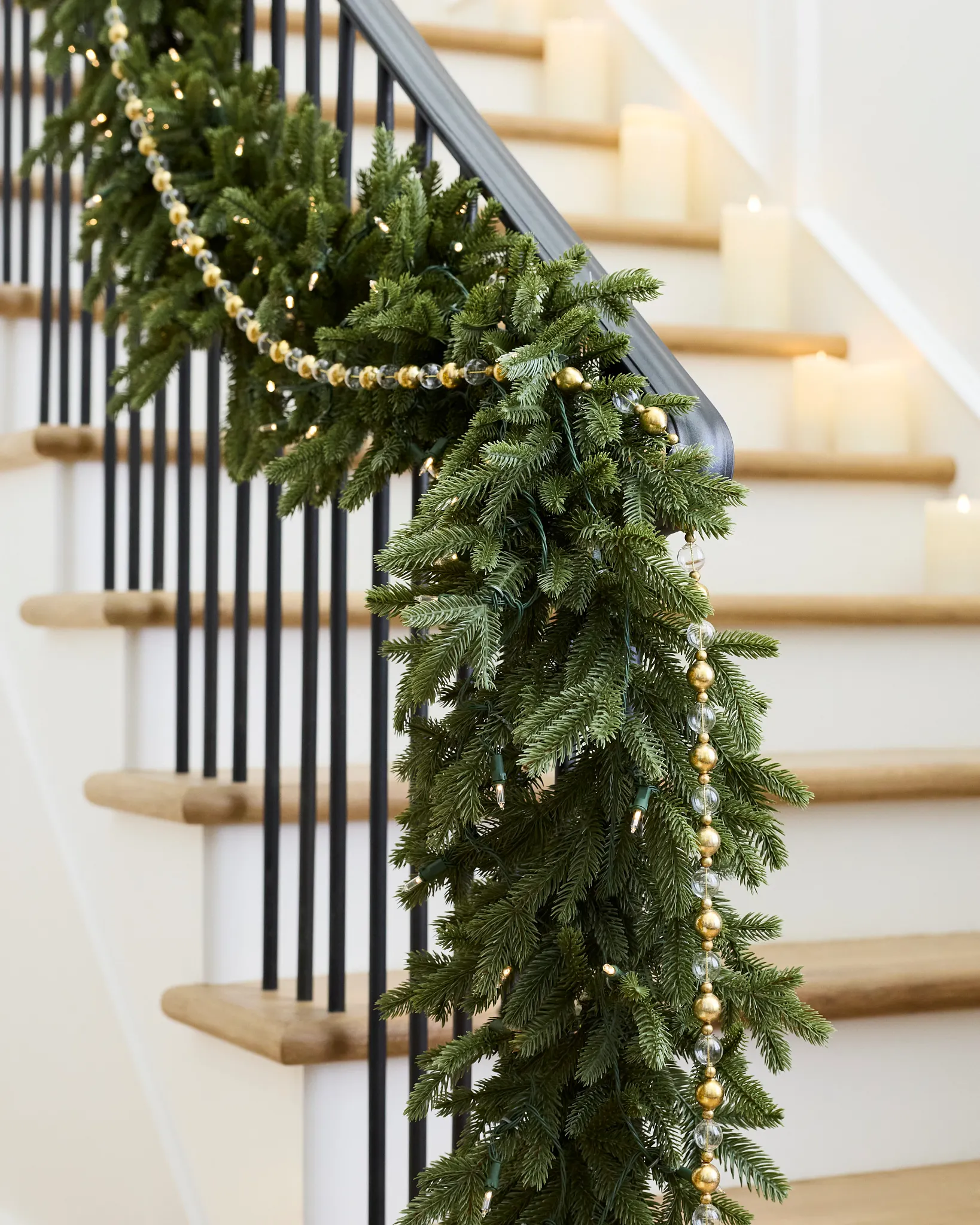 Balsam Hill Norway Spruce Christmas Garland - Thumbnail 4