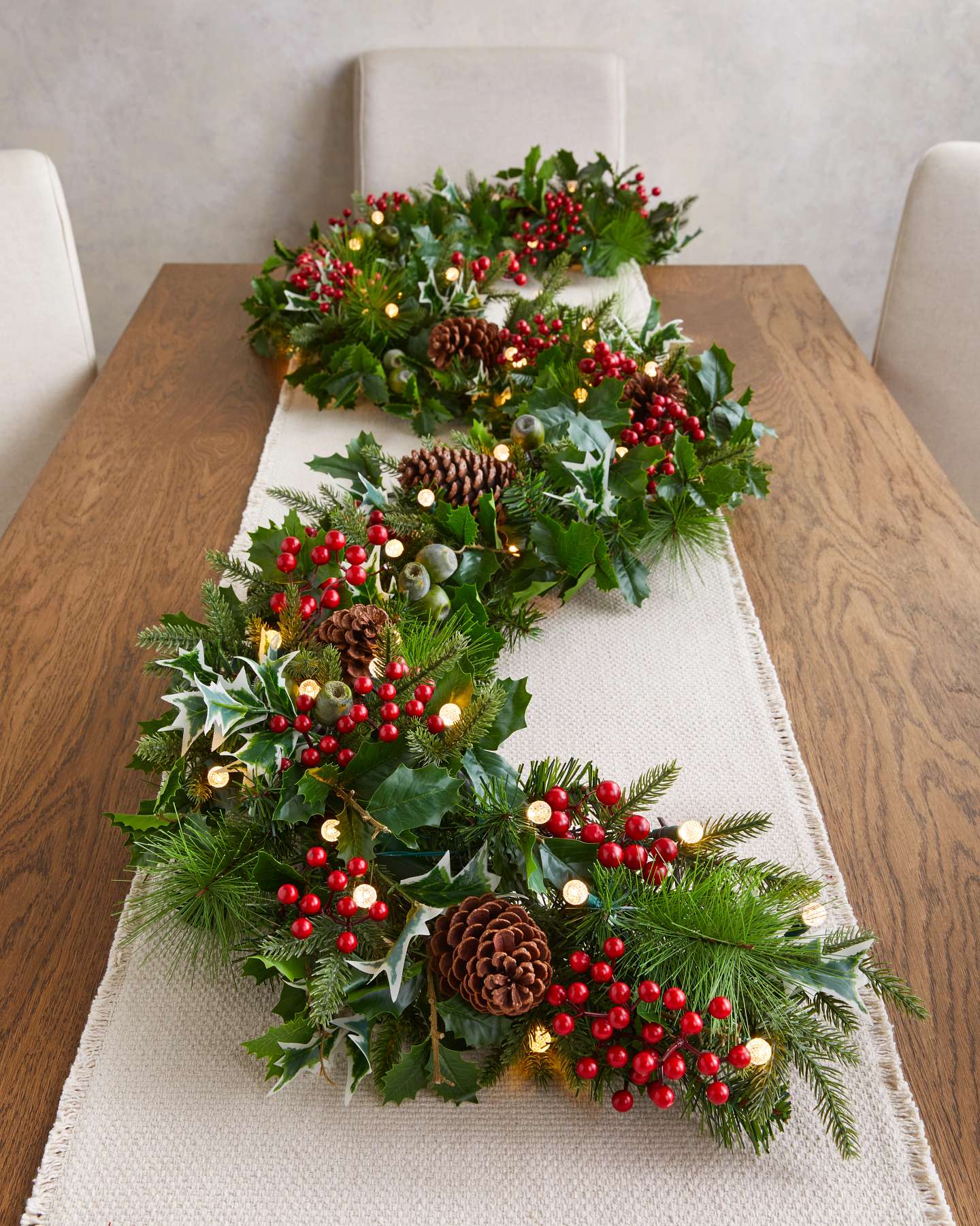10' Holly Berry Garland