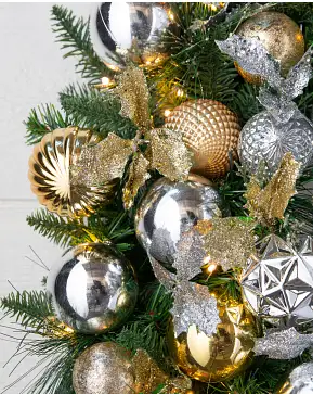 Outdoor Silver and Gold Garland Outdoor Silver and Gold Garland