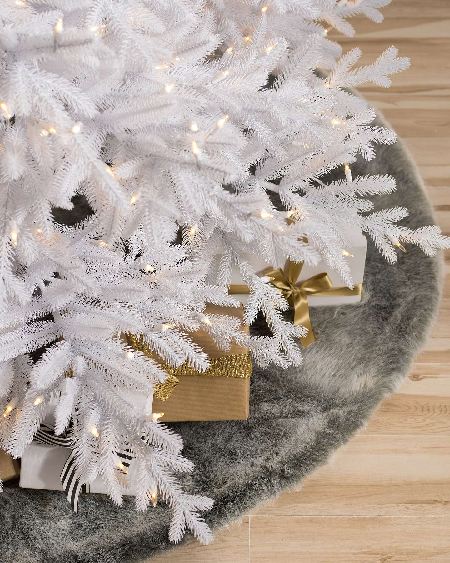 Denali White Christmas by Balsam Hill Lifestyle 10