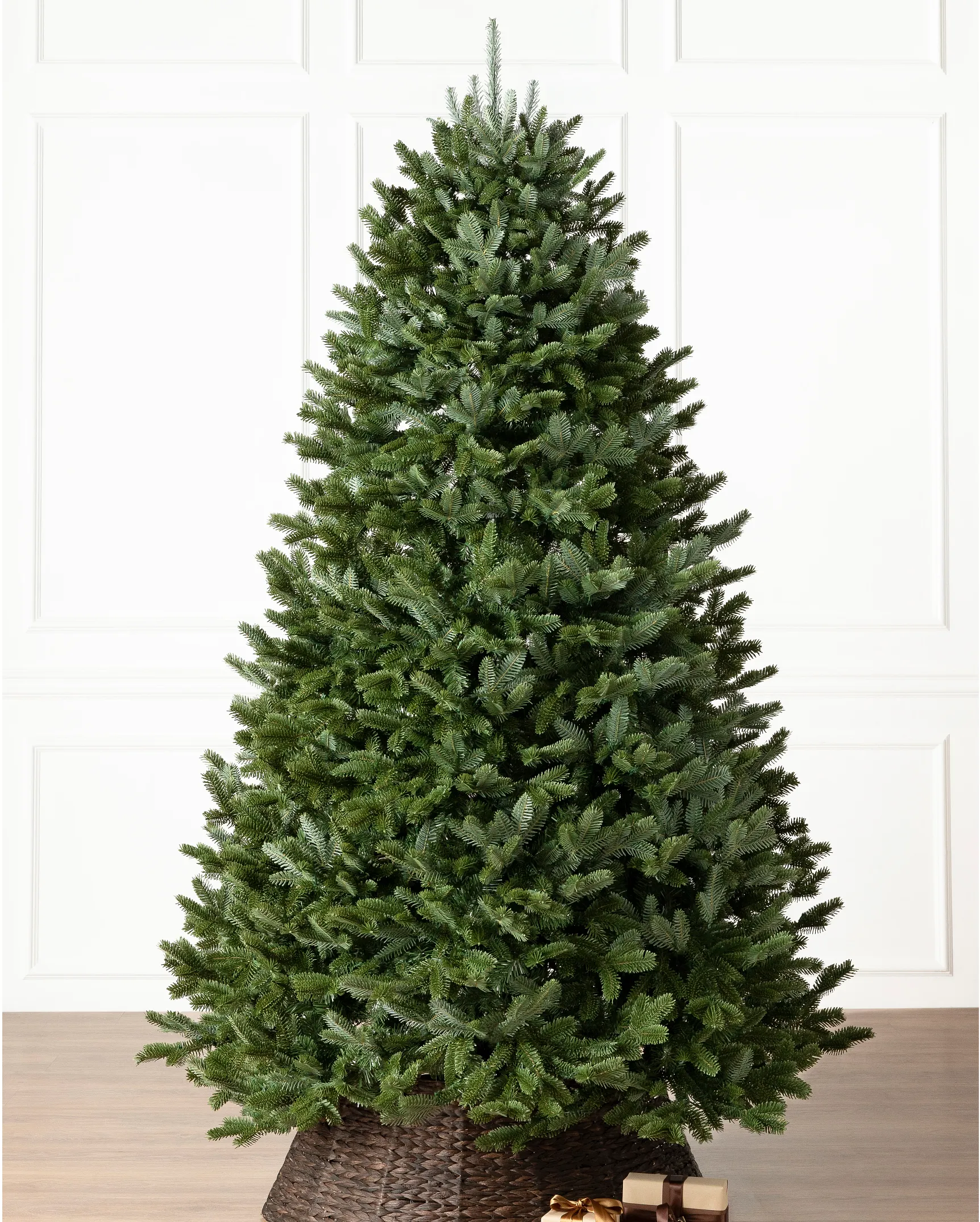 Pre lit balsam hot sale fir christmas tree