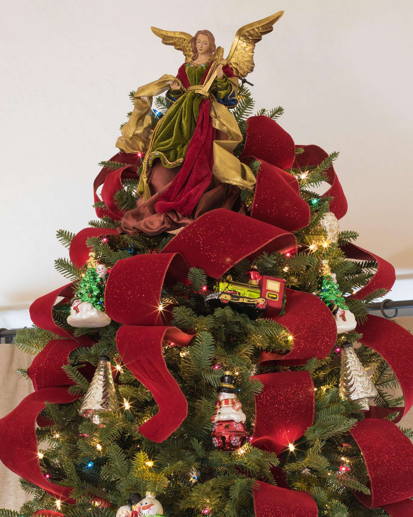 Balsam Hill Christmas Angel Tree Topper Warm and Classic Christmas Accent
