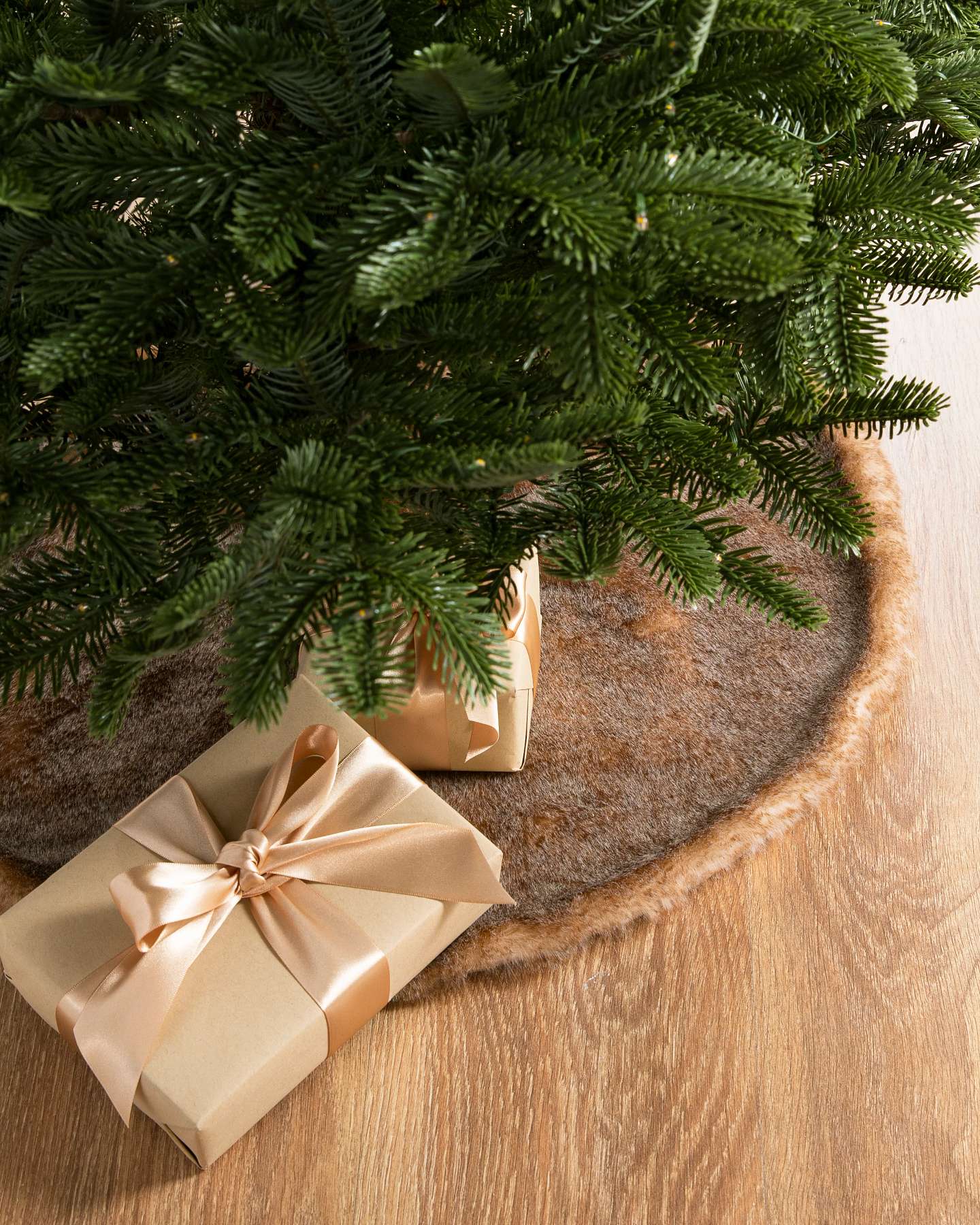 Balsam Hill 24-Inch Brown Lodge Faux Fur Artificial Christmas Tree Skirt Styled