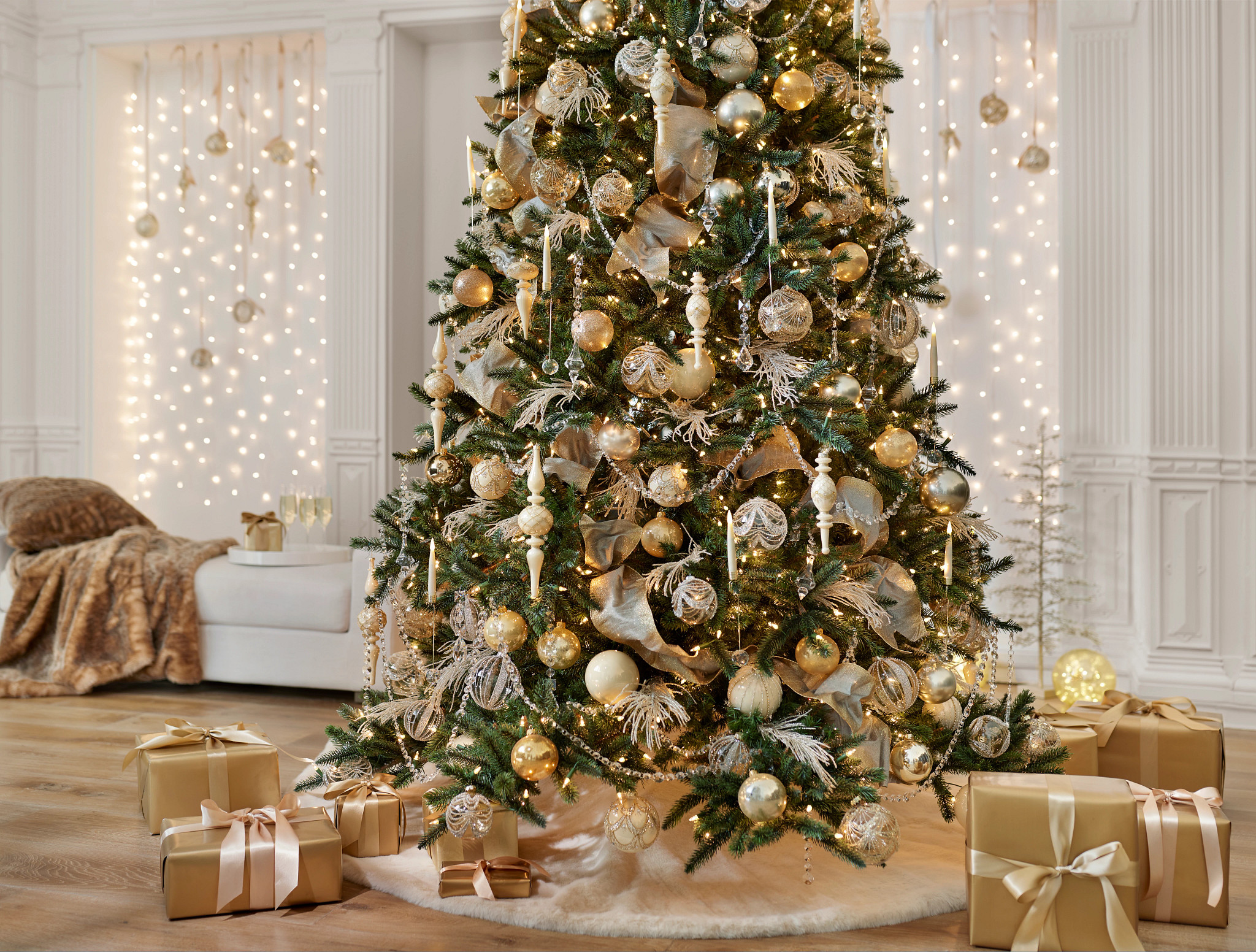 Ultimate Guide to Christmas Decorations for Large Trees