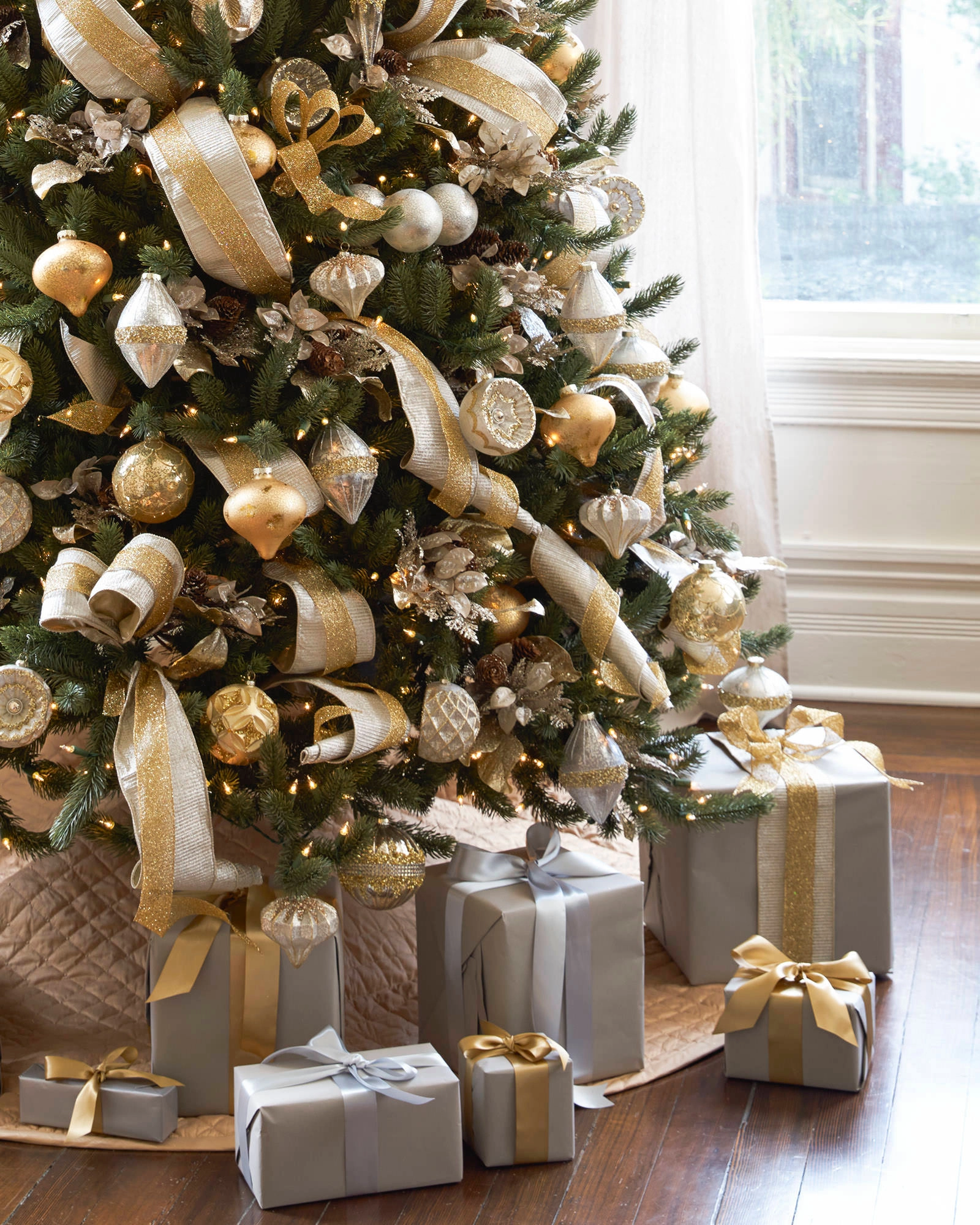 Gold and silver christmas baubles deals