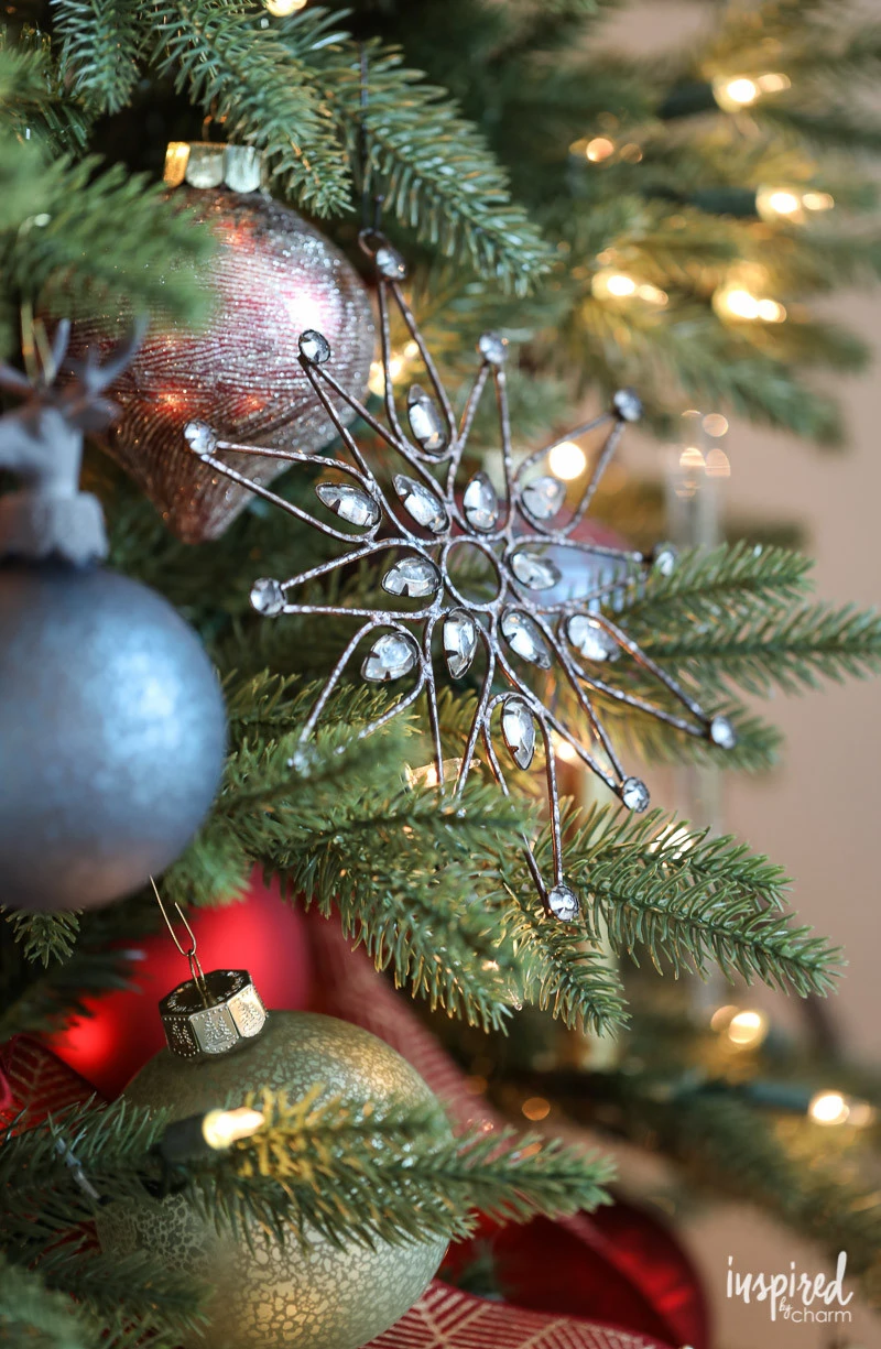 Antiqued Snowflake Ornament Set, 12 Pieces by Balsam Hill Blog 10