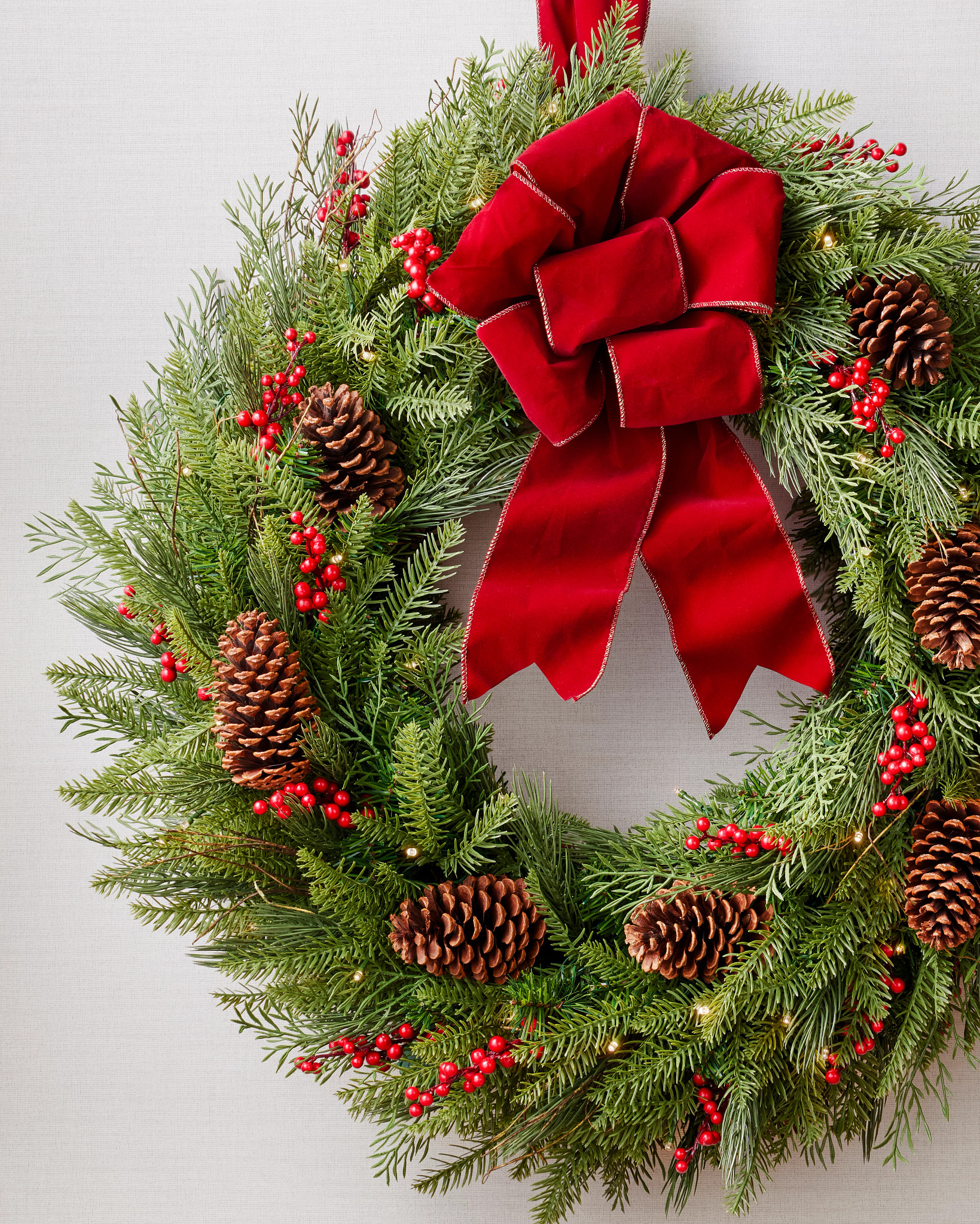 Outdoor Red Berry Pine Double-Sided Wreath