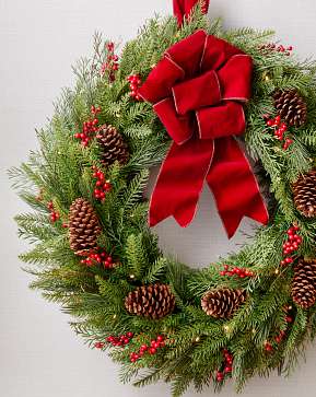 Outdoor Red Berry Pine Double-Sided Wreath Outdoor Red Berry Pine Double-Sided Wreath