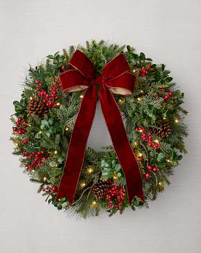 Boxwood and Berries Wreath Boxwood and Berries Wreath