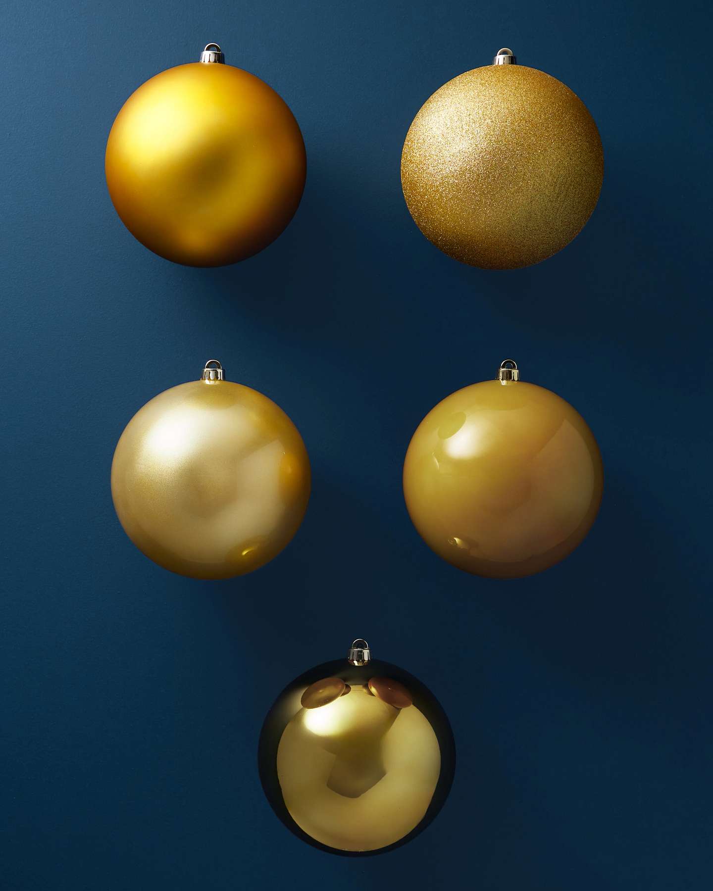 Balsam Hill 8 Inch Gold BH Signature Shatter Resistant Artificial Christmas Ornament Set