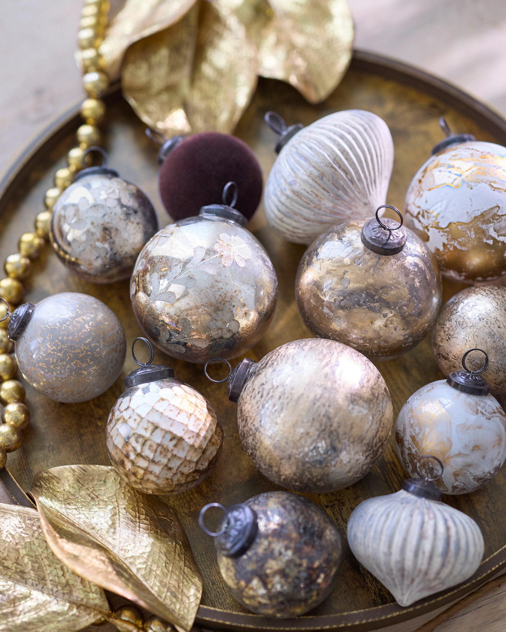 Rustic Elegance Main Glass Ornament Set