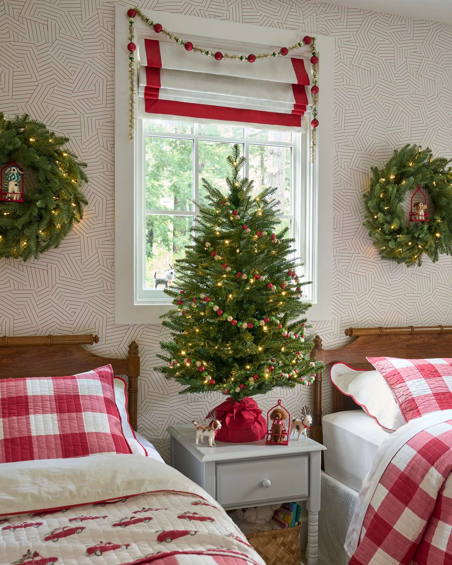 Balsam Hill Red and Green Glass Christmas Garland Set of 3 Lifestyle Display