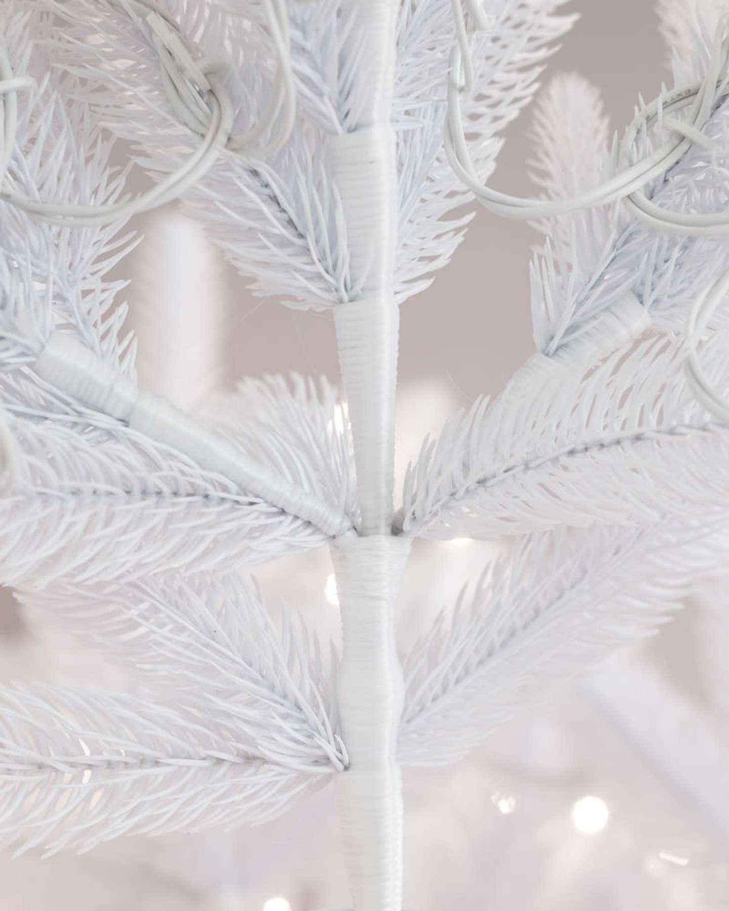 Denali White Christmas by Balsam Hill Branch Base Special Feature