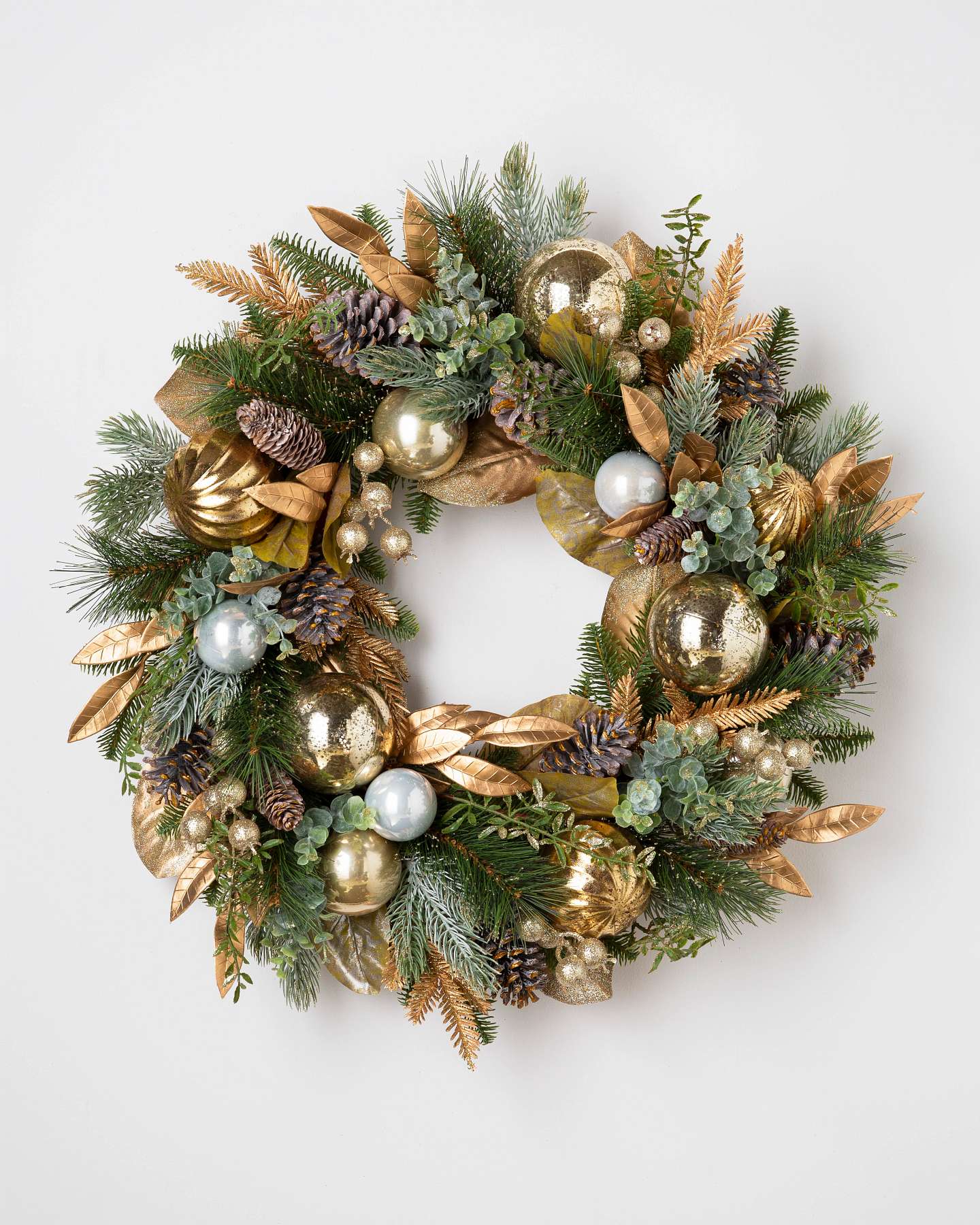 Balsam Hill Gilded Forest Artificial Christmas Wreath 28-Inch Full View