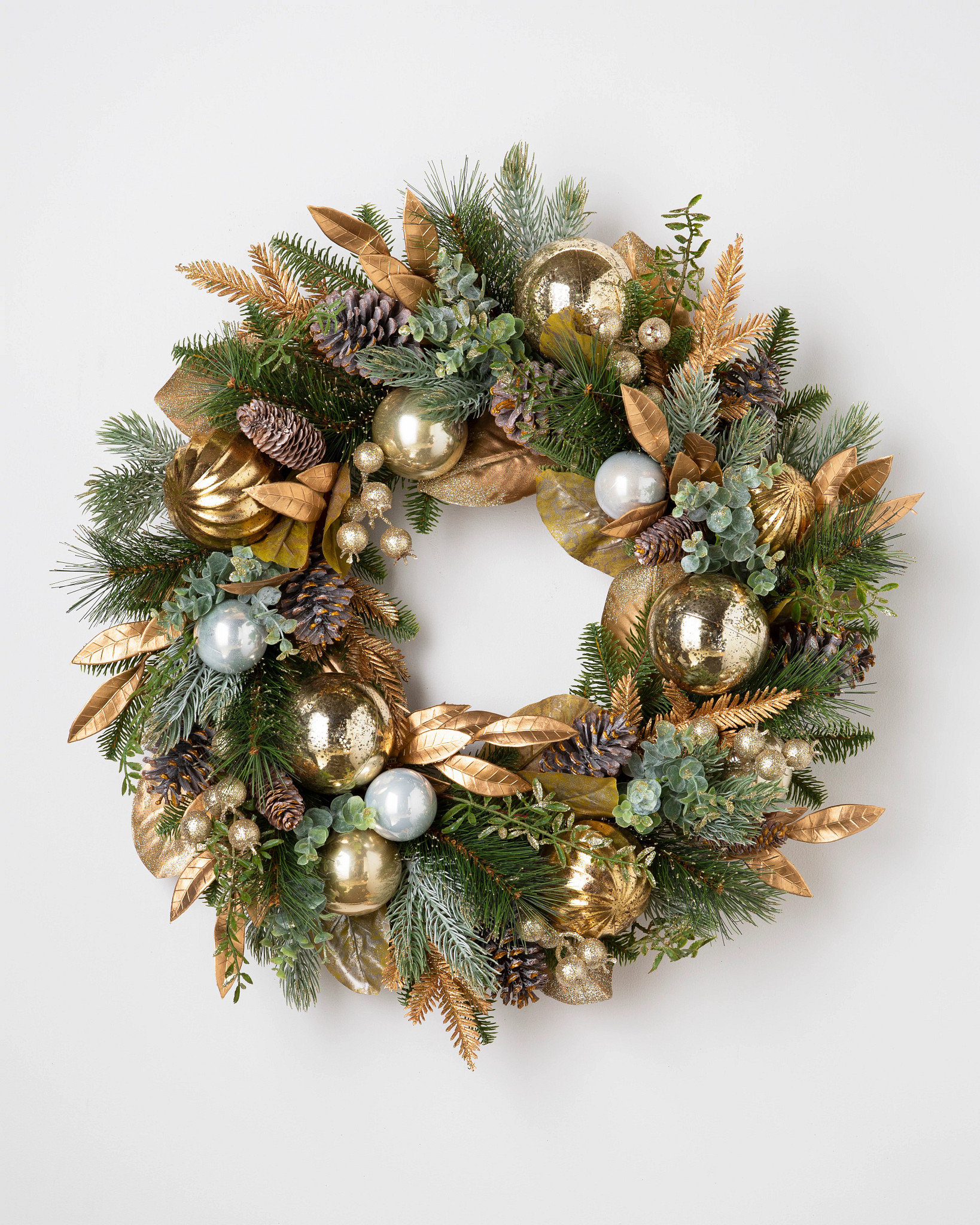 Couronne de Noël artificielle aux éclats d'or et d'argent