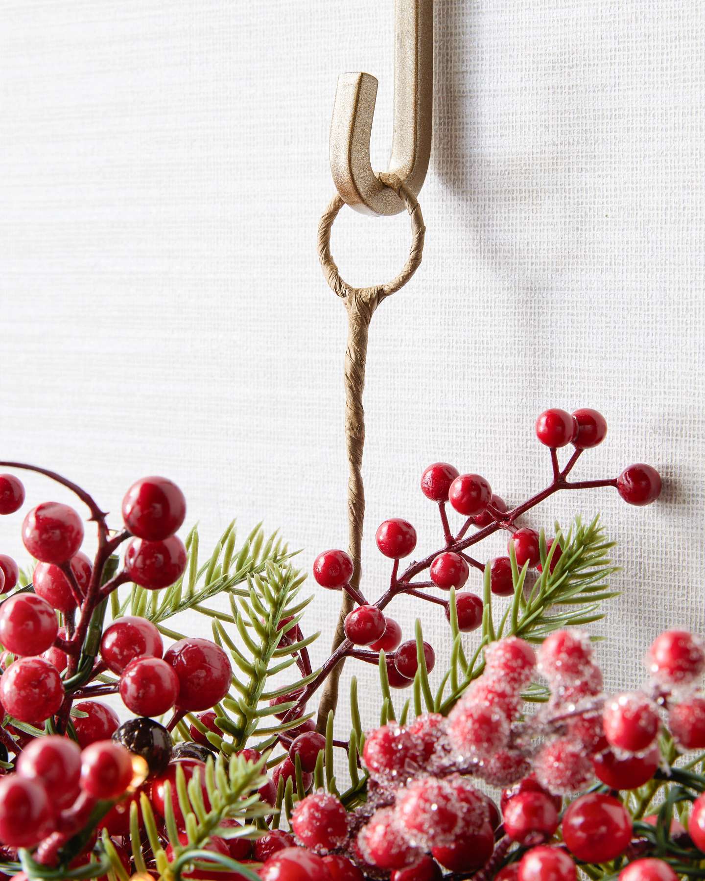 Balsam Hill 26-Inch Sugared Berry Wreath LED Closeup Midsection