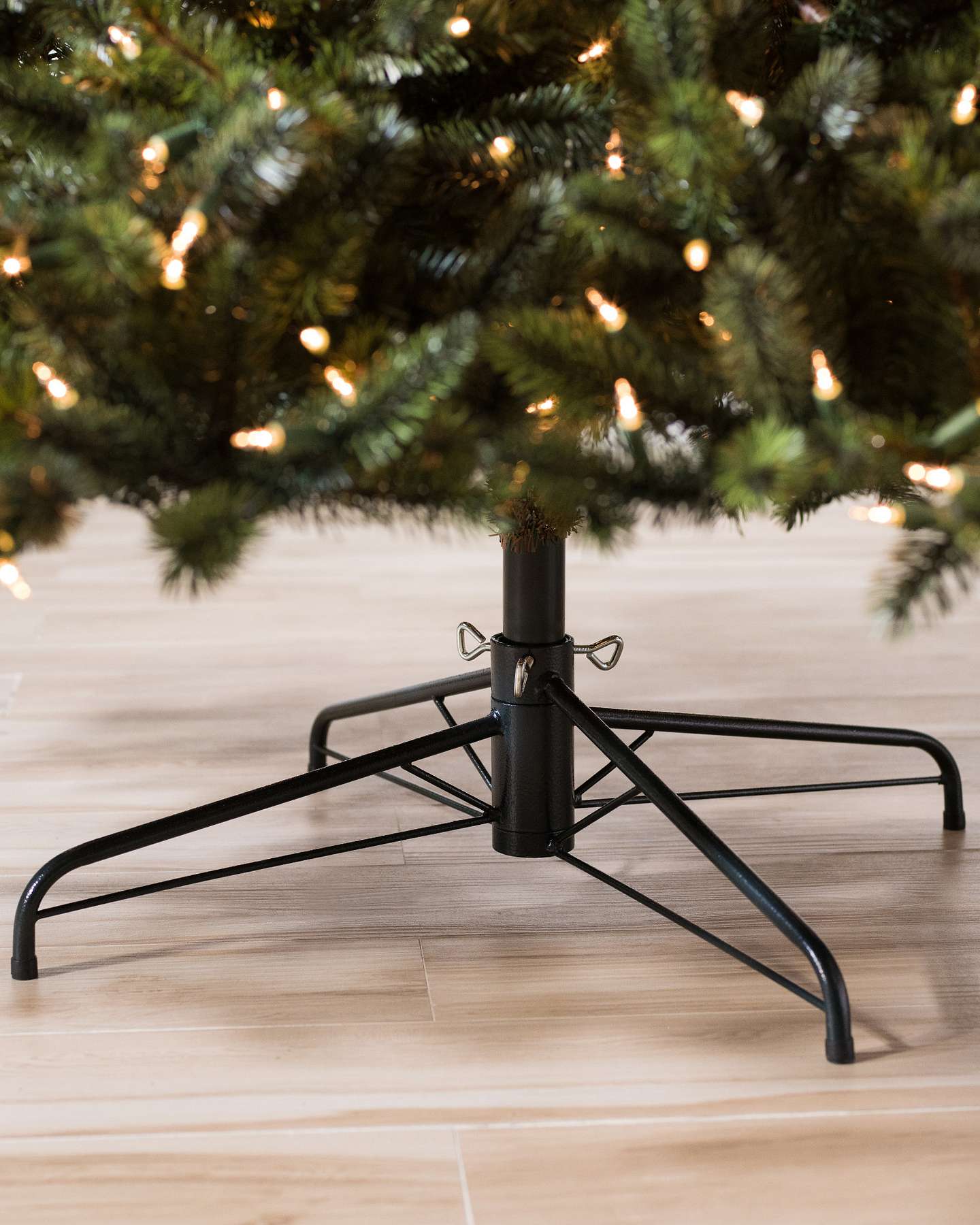Balsam Hill California Baby Redwood Artificial Christmas Tree Stand Special Feature