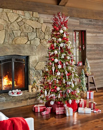 Christmas tree with red and white ornaments