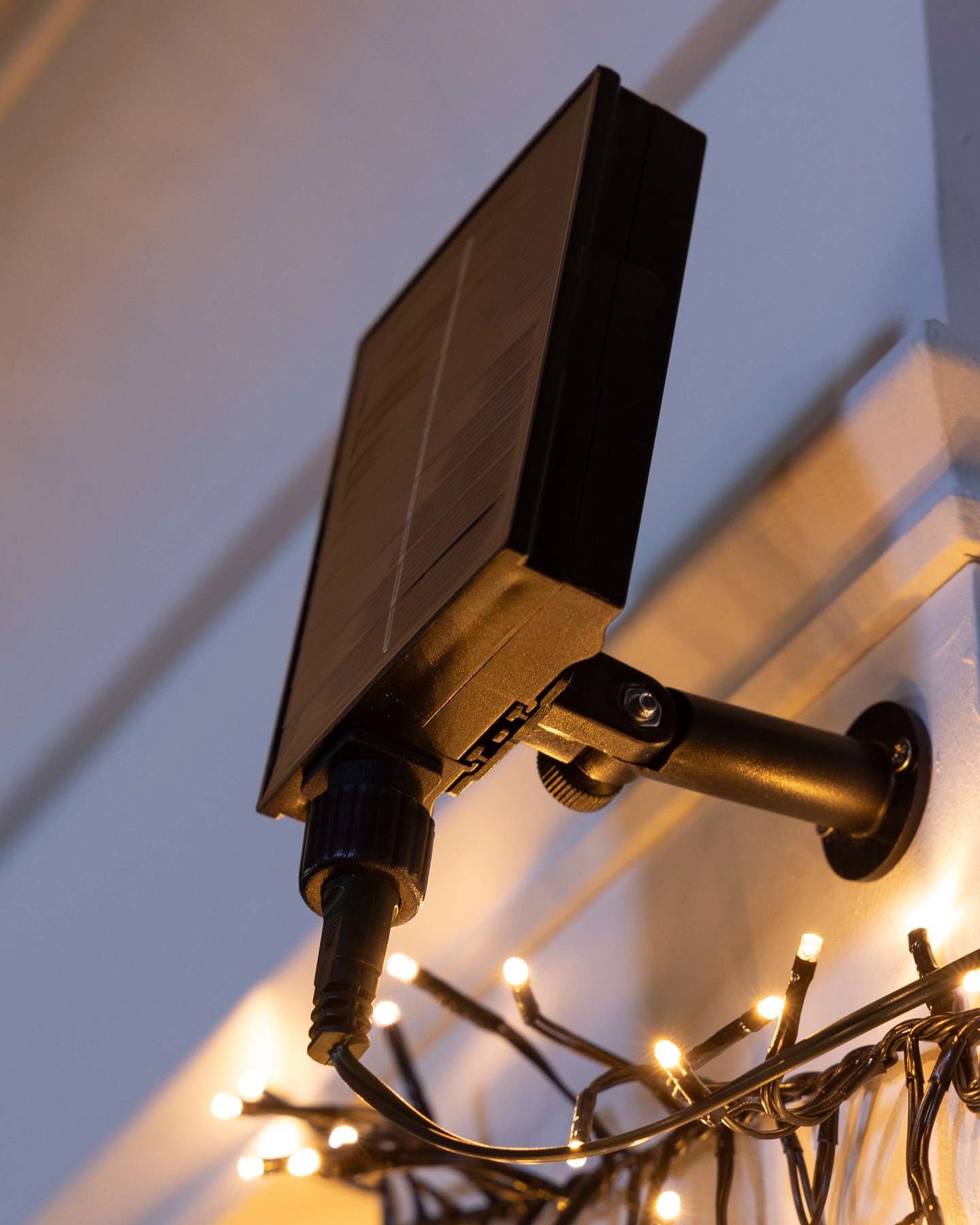 Balsam Hill Solar Cluster Light String Solar Panel Feature for Outdoor Use
