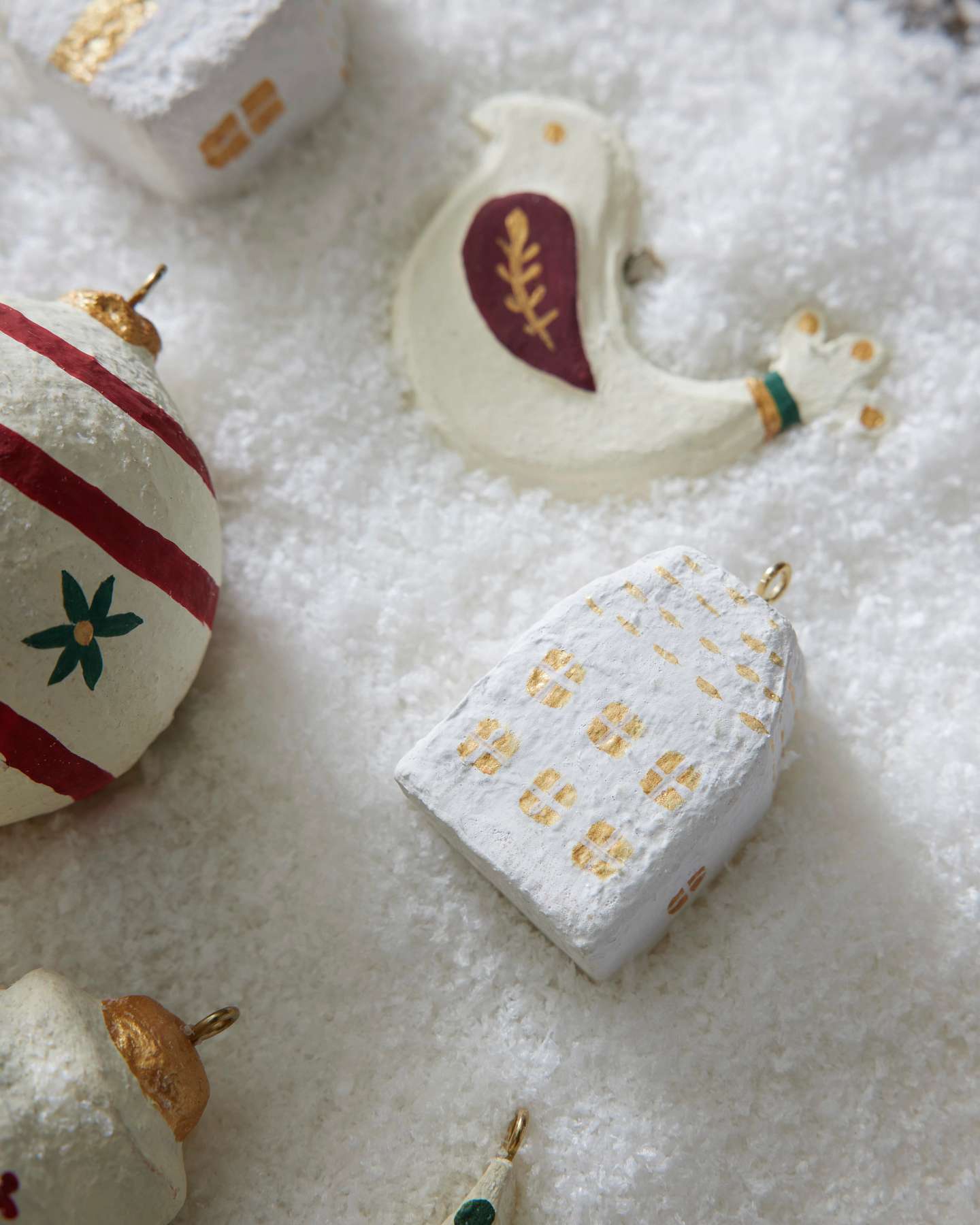 Festive Katran Houses Ornament Set