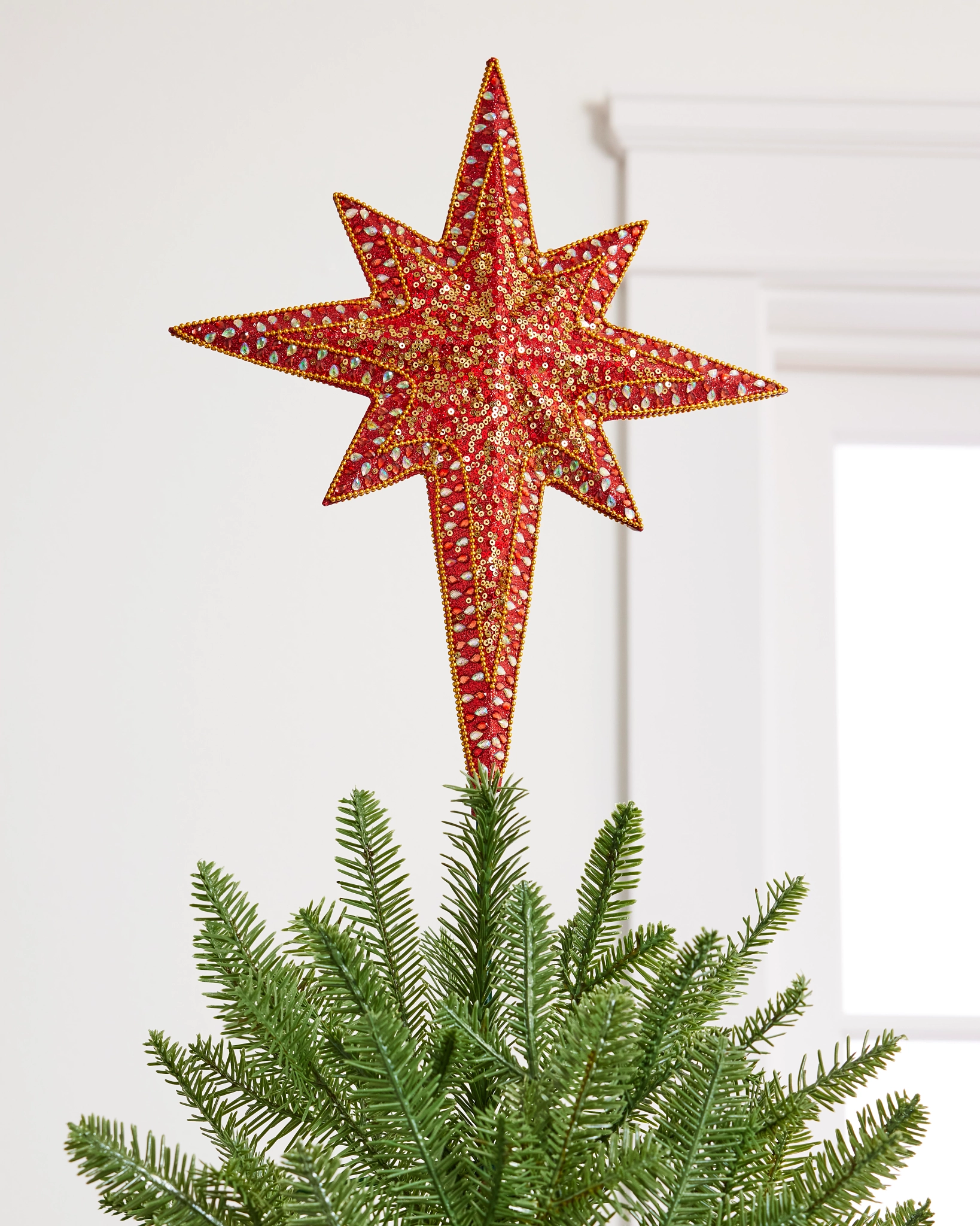 How to Put Star on Artificial Christmas Tree: Easy Tips to Shine Bright