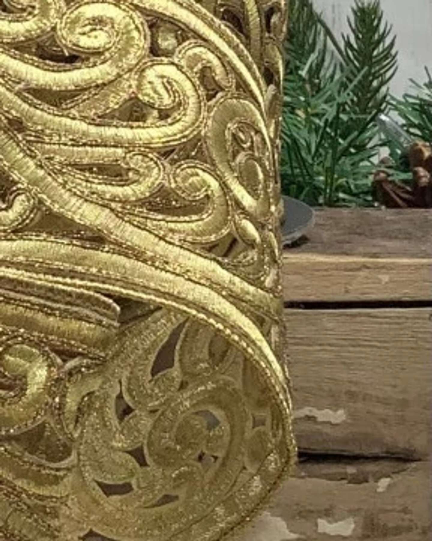3.5" x 10yds Gold Metallic Scroll Christmas Ribbon