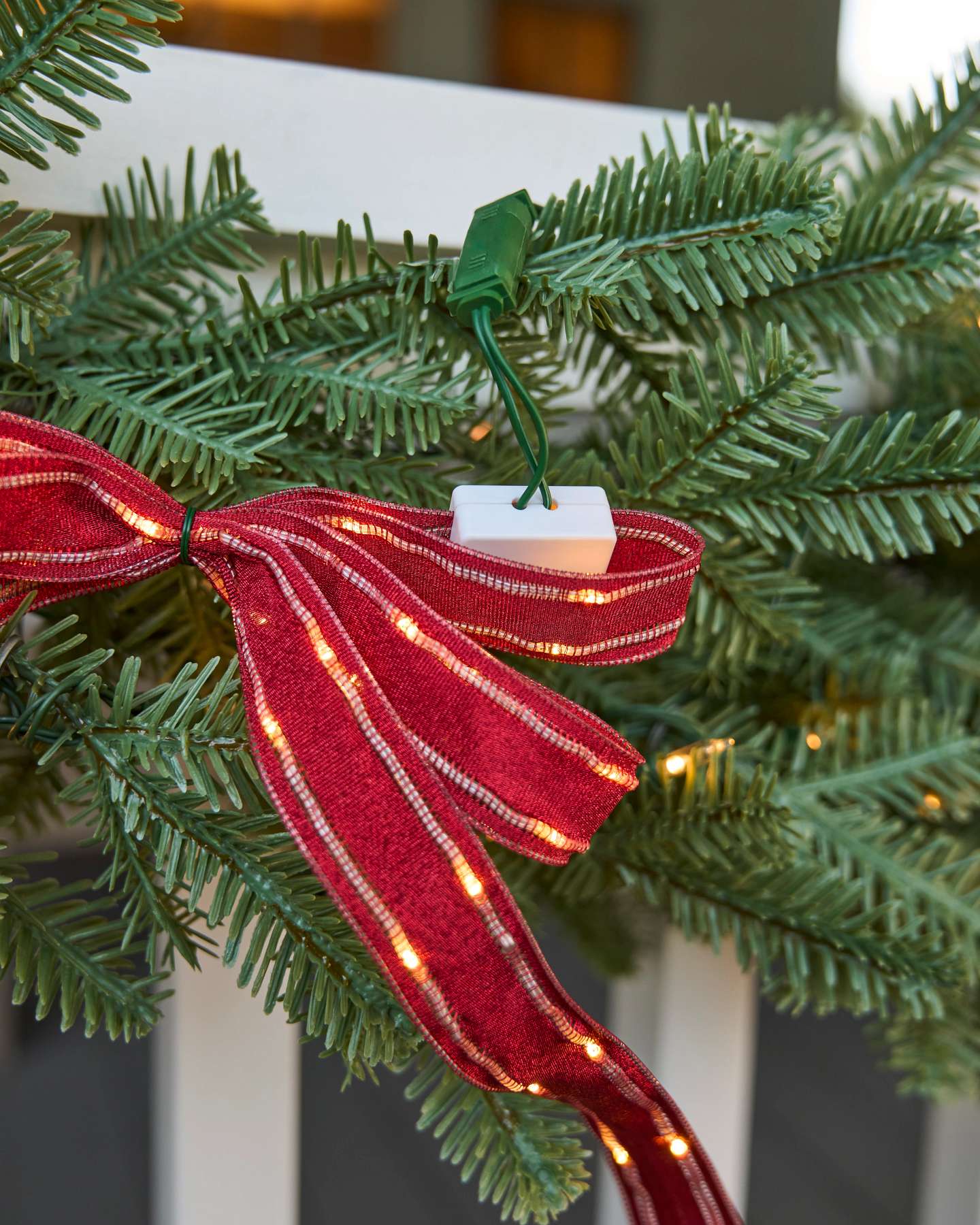 Lit Bows Christmas Garland